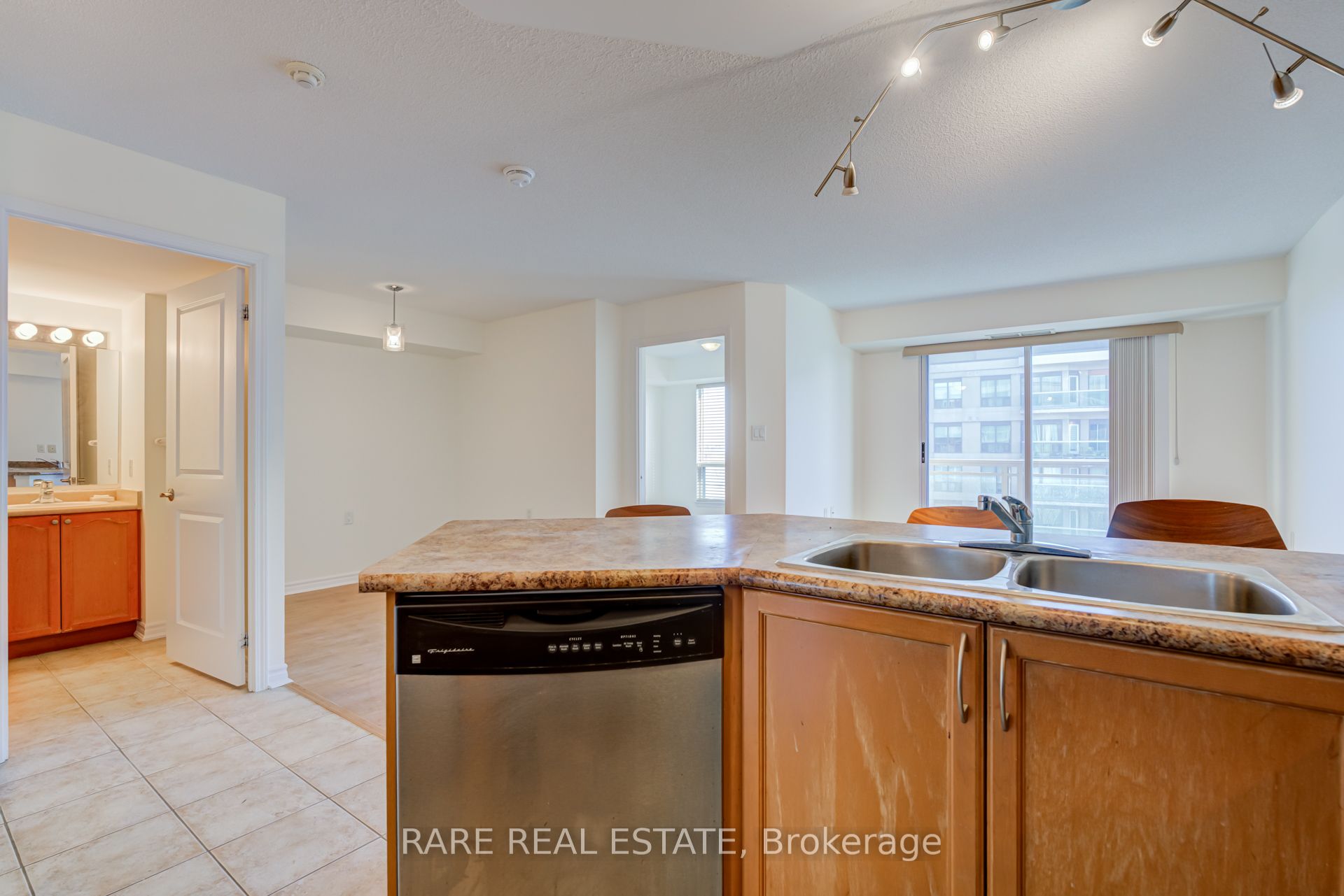 920 Sheppard Avenue W, #708