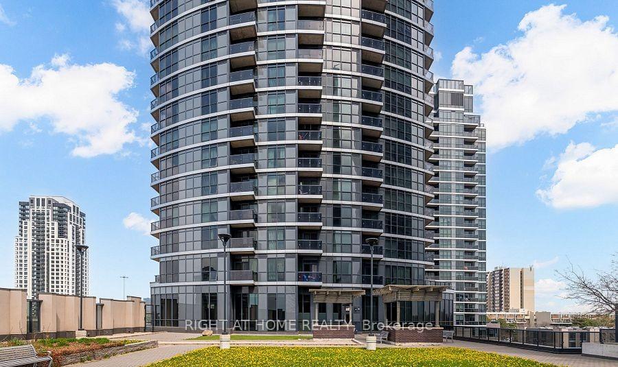 2 Bedrooms Condo at 9 Valhalla Inn, Toronto For sale