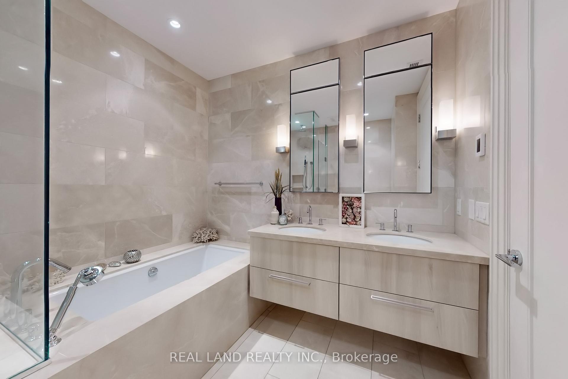 2 Bedrooms Condo at 206 Bloor, Toronto For sale