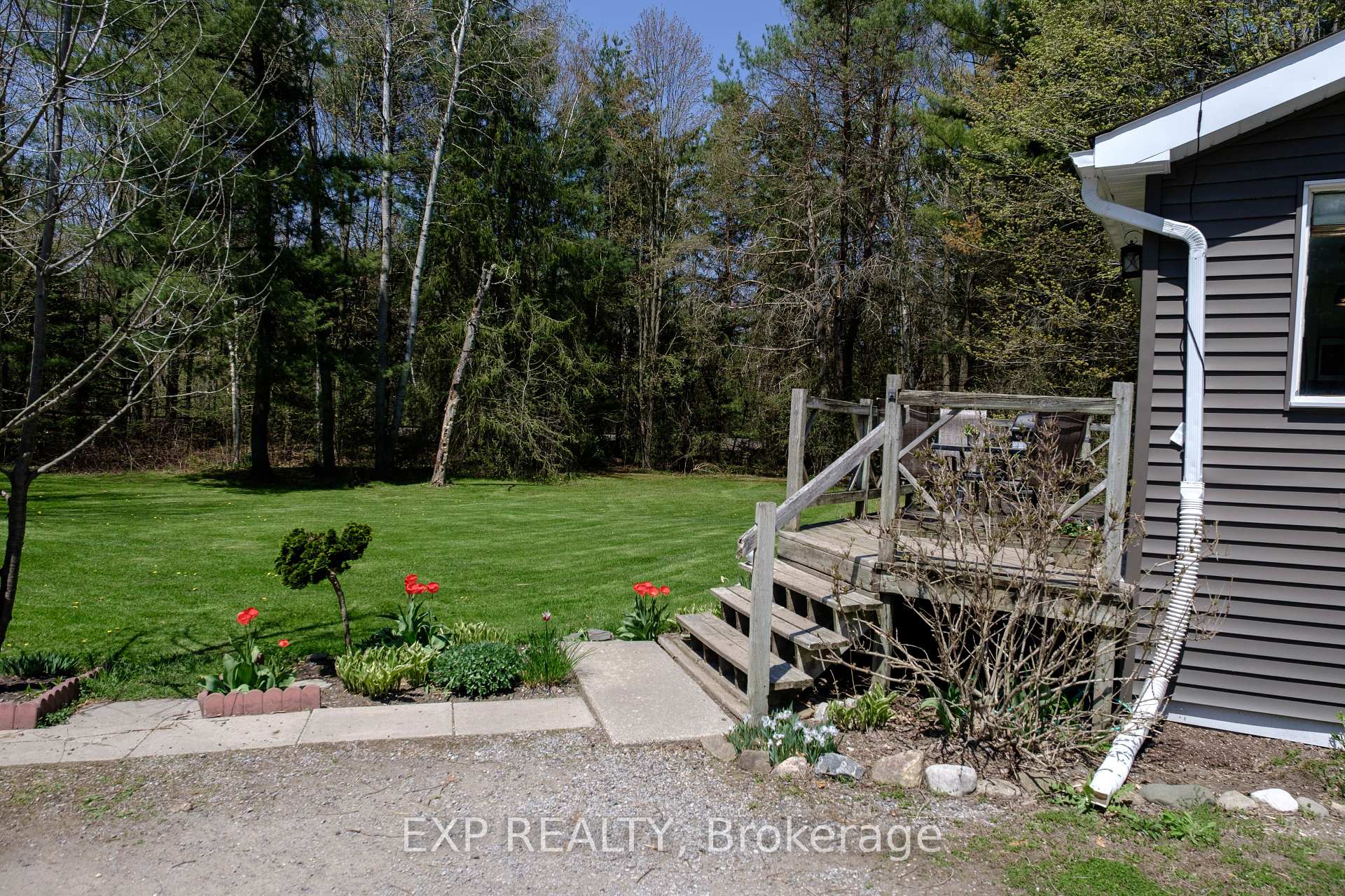 72 Station Road, Georgina, ON L0E 1N0