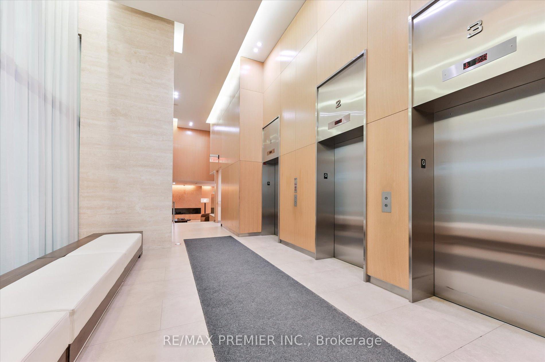 3 Bedrooms Condo at 25 Broadway, Toronto For sale
