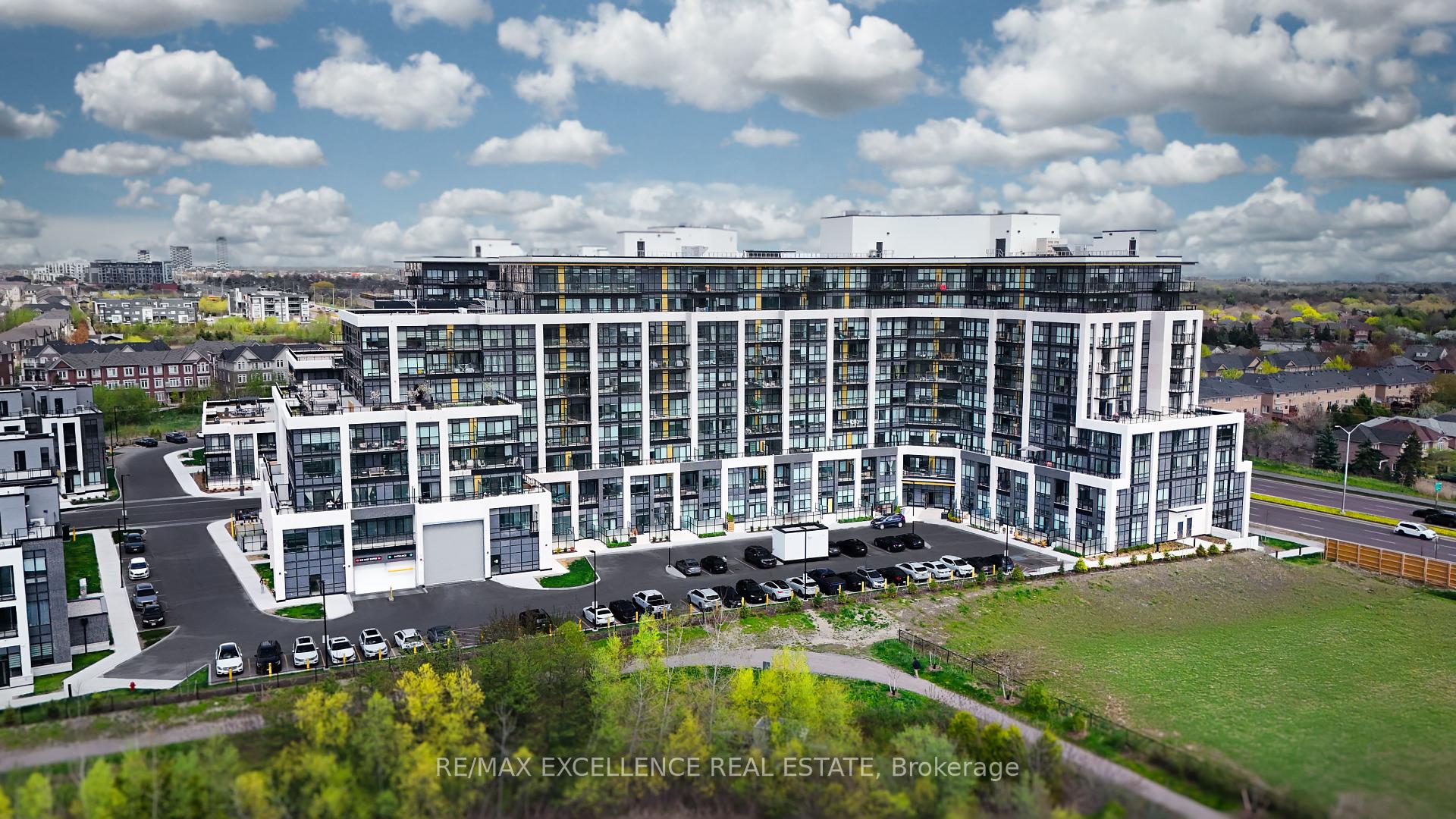 2 Bedrooms Condo at 405 Dundas, Oakville For sale