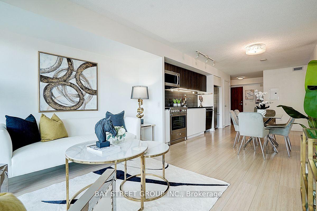 2 Bedrooms Condo at 85 Queens Wharf, Toronto For sale