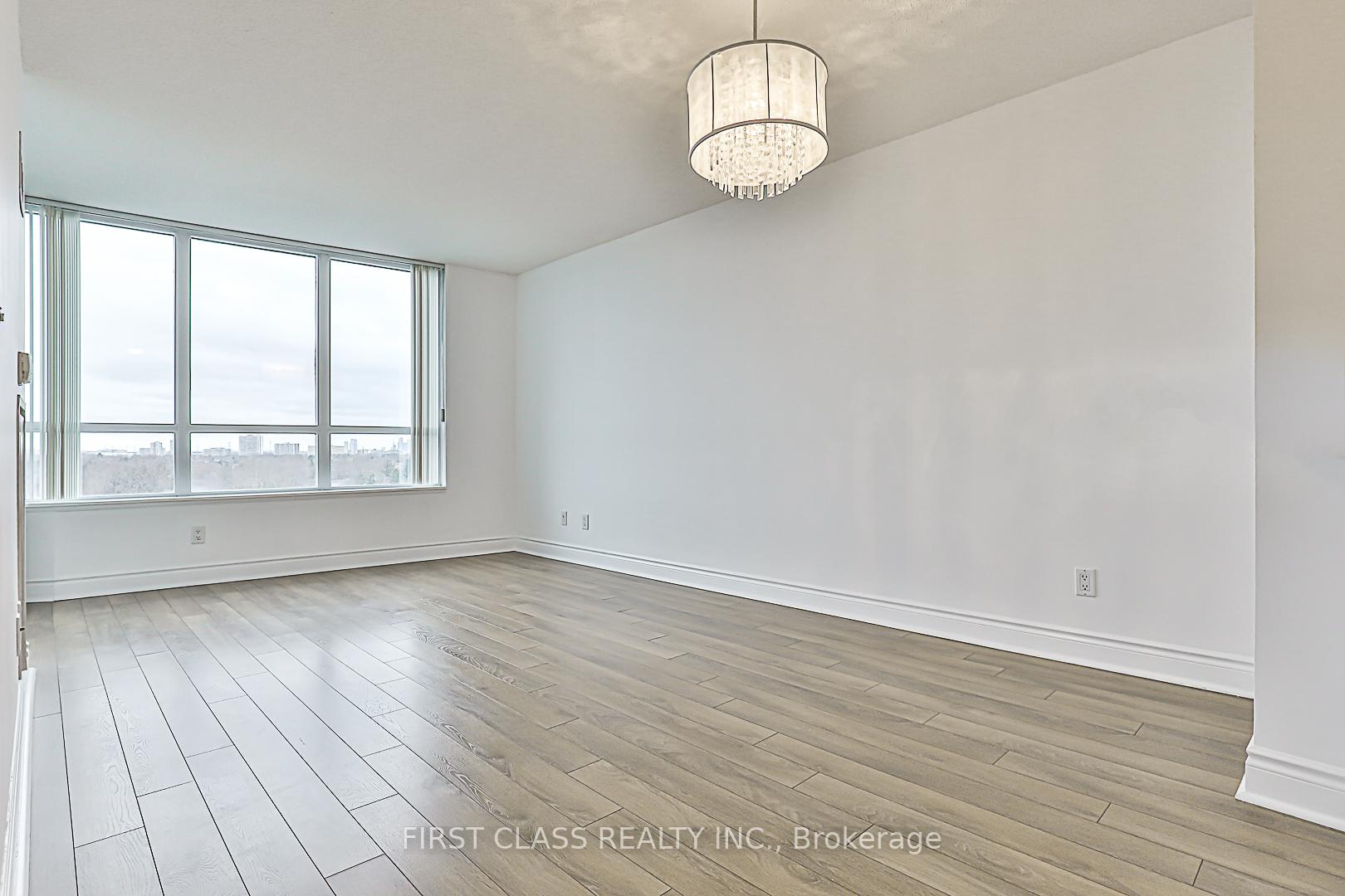 2 Bedrooms Condo at 15 Greenview,  Toronto For sale