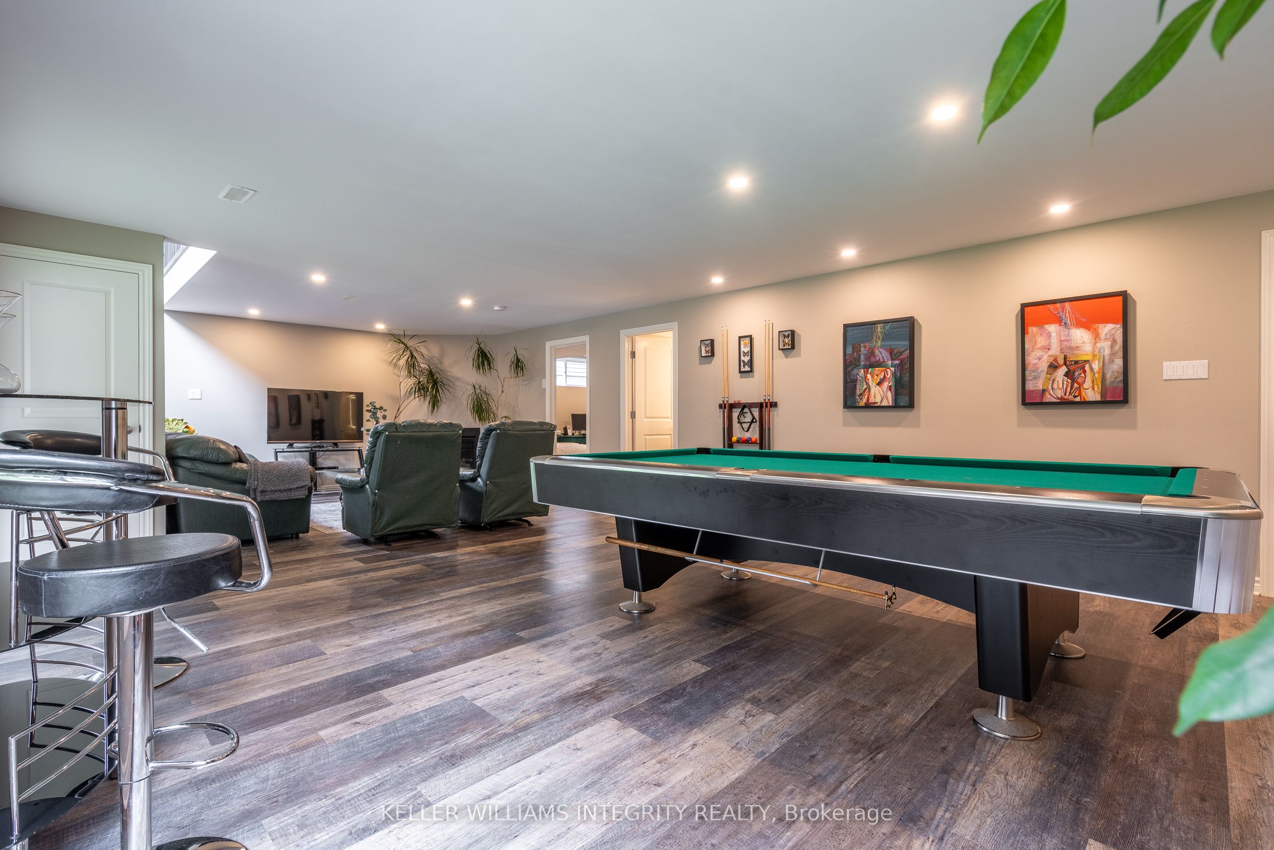 1126 Beckett Crescent