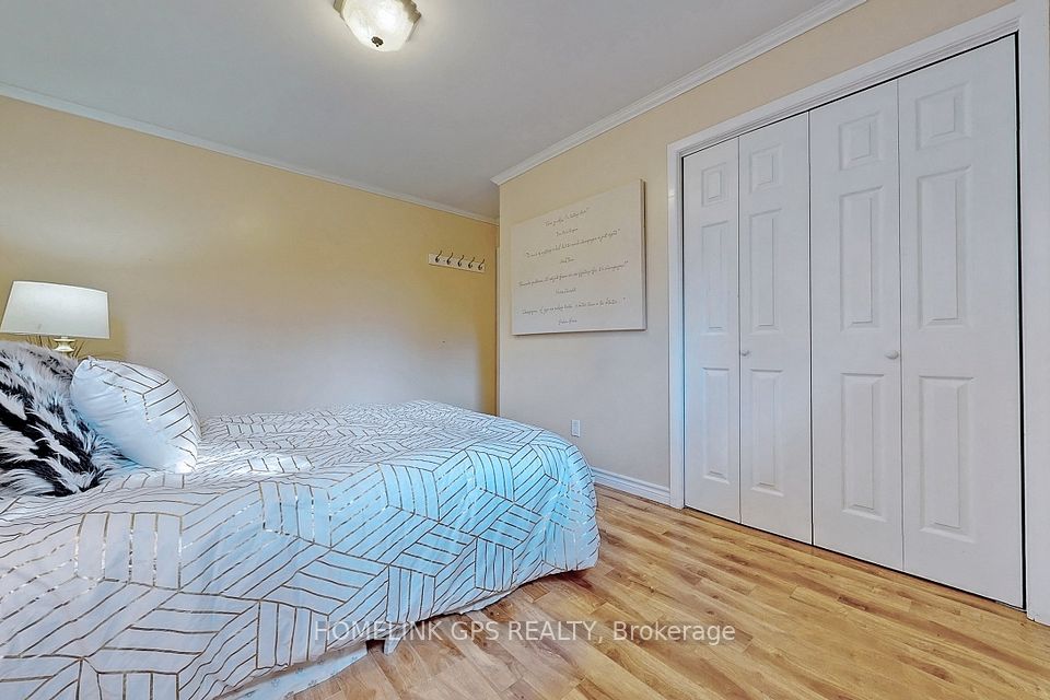 267 Elgin Mills