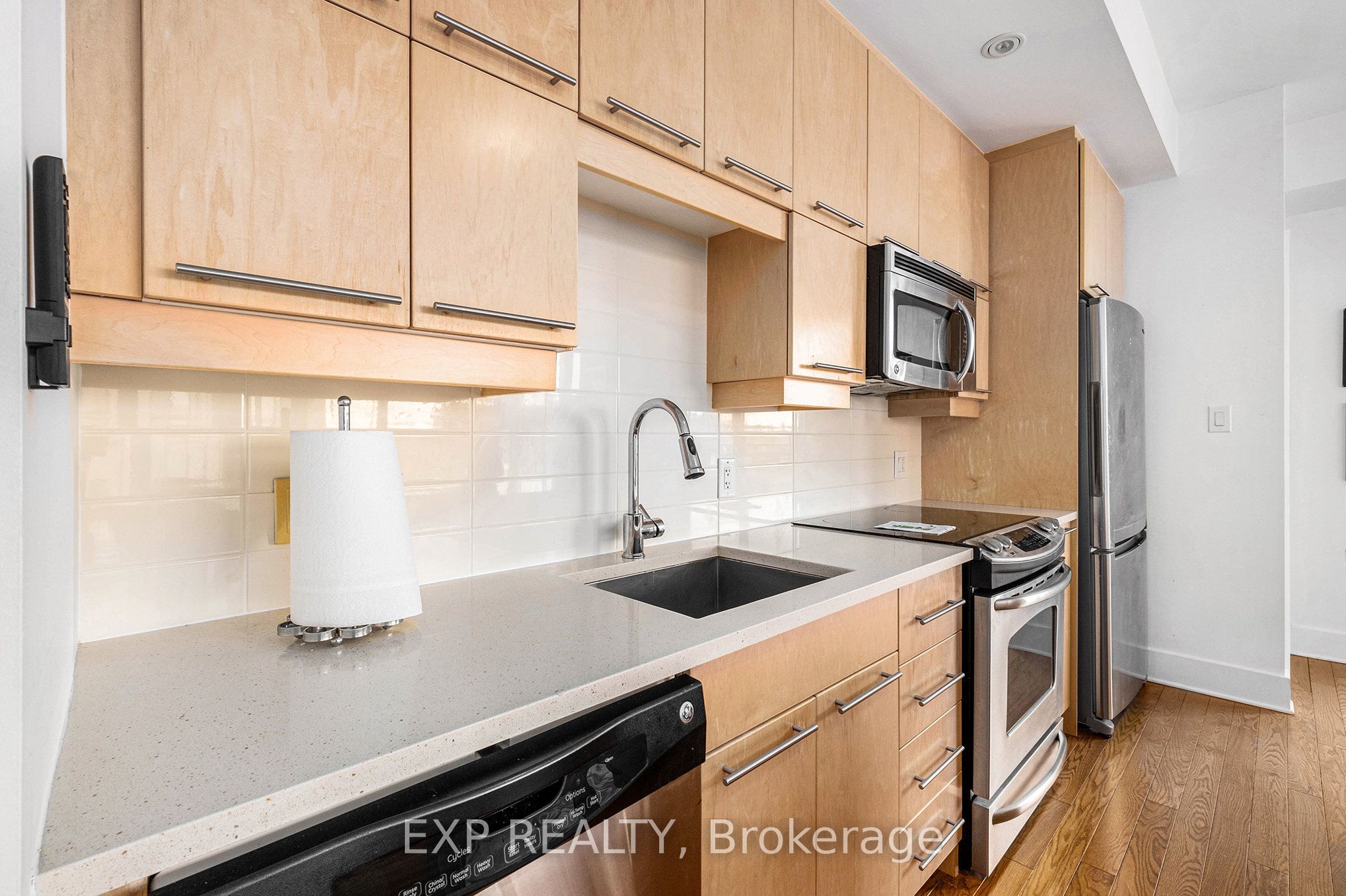 101 Richmond Road, #406