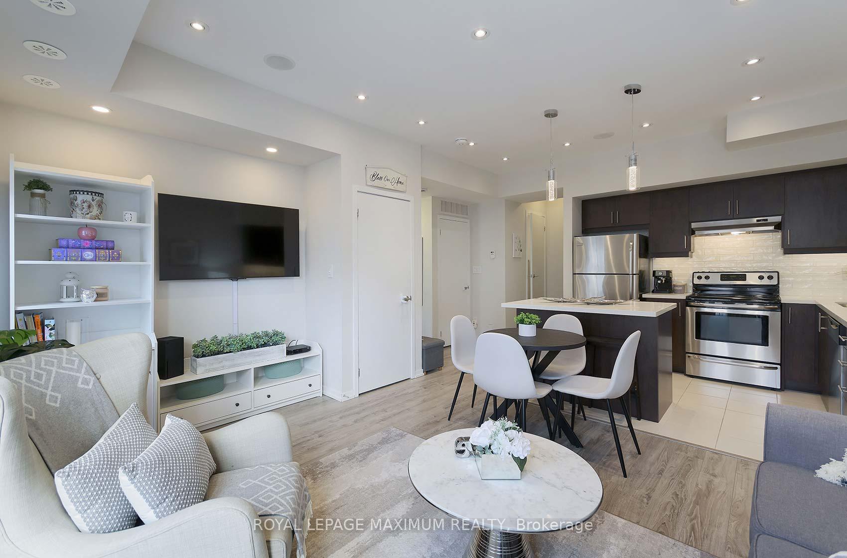 2 Bedrooms Condo at 26 Bruce,  Vaughan For sale