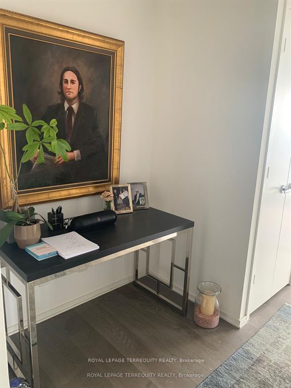 2 Bedrooms Condo at 1 Bloor, Toronto For sale
