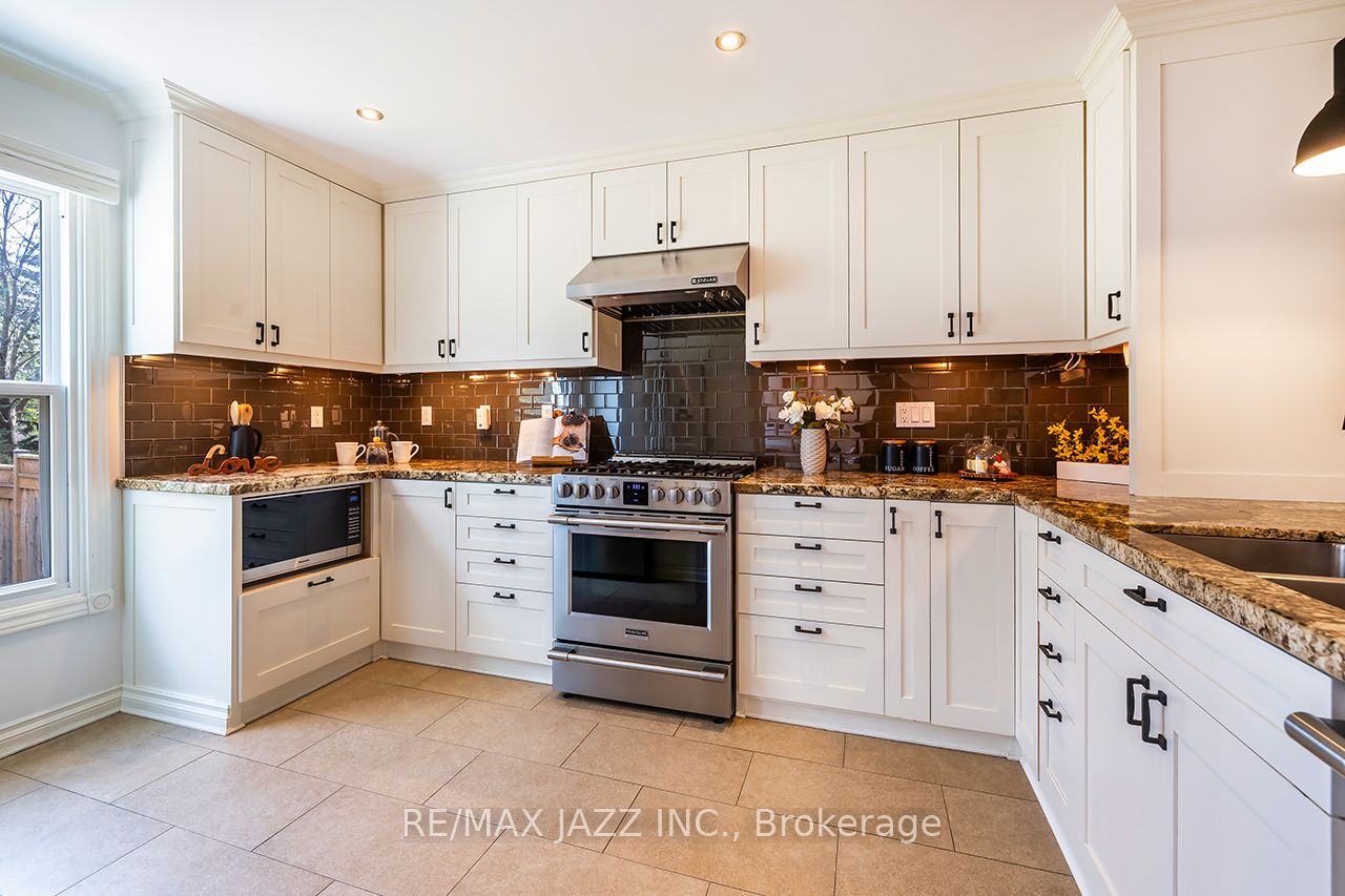 3 Rosewood Court