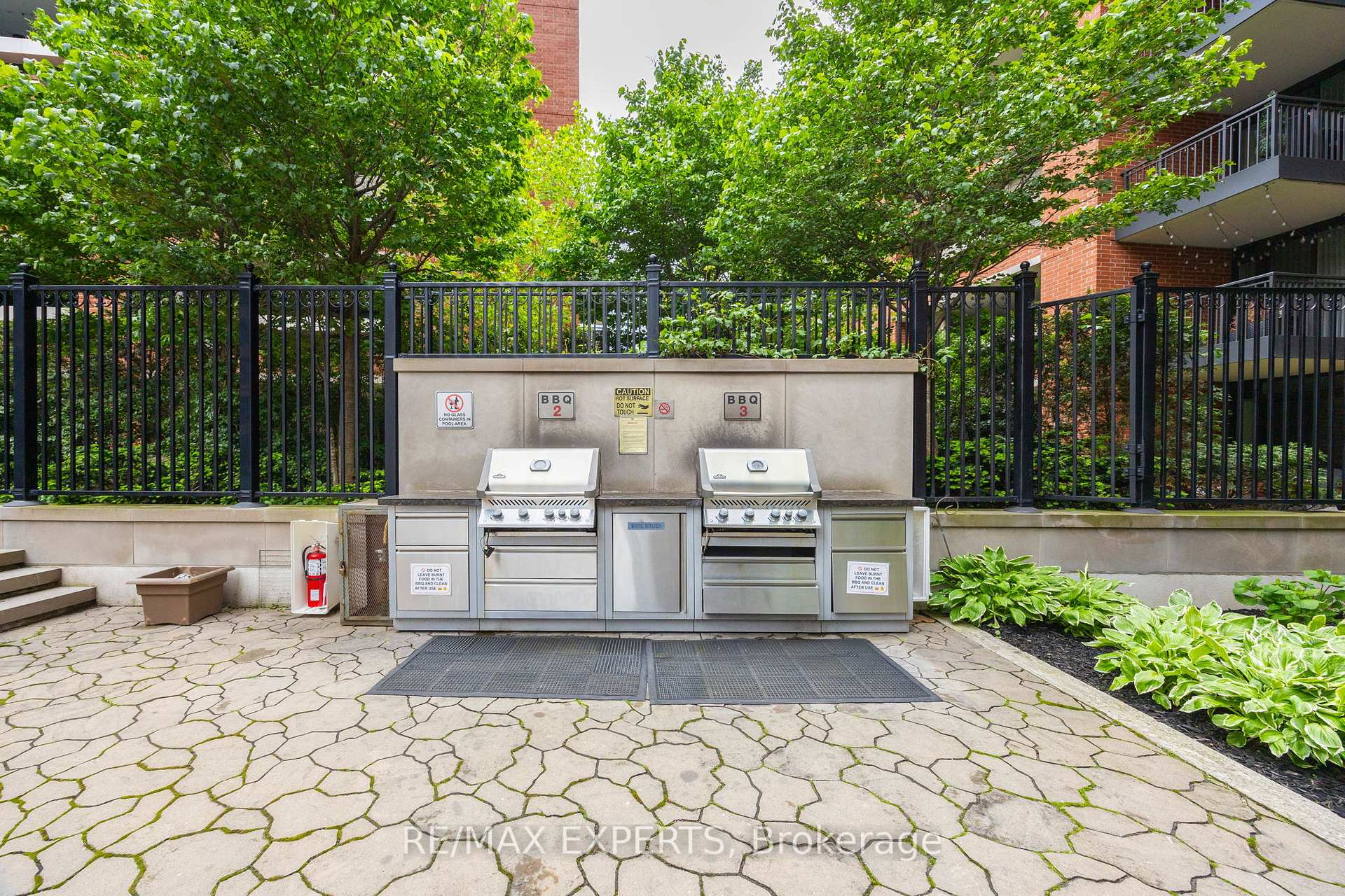 3 Bedrooms Condo at 36 Via Bagnato, Toronto For sale