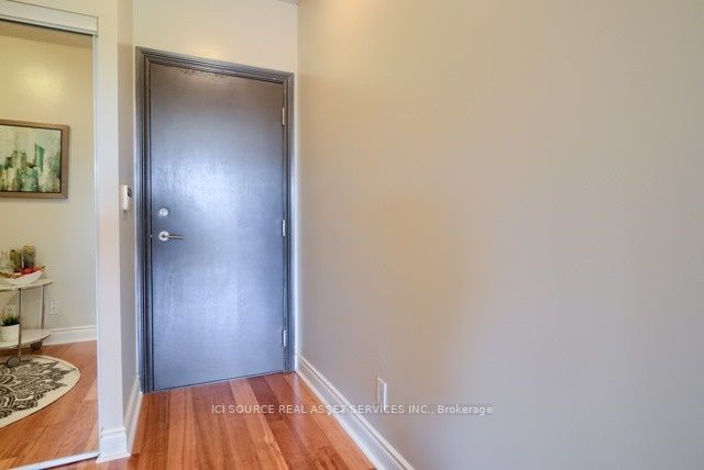 1105 Leslie Street, #306