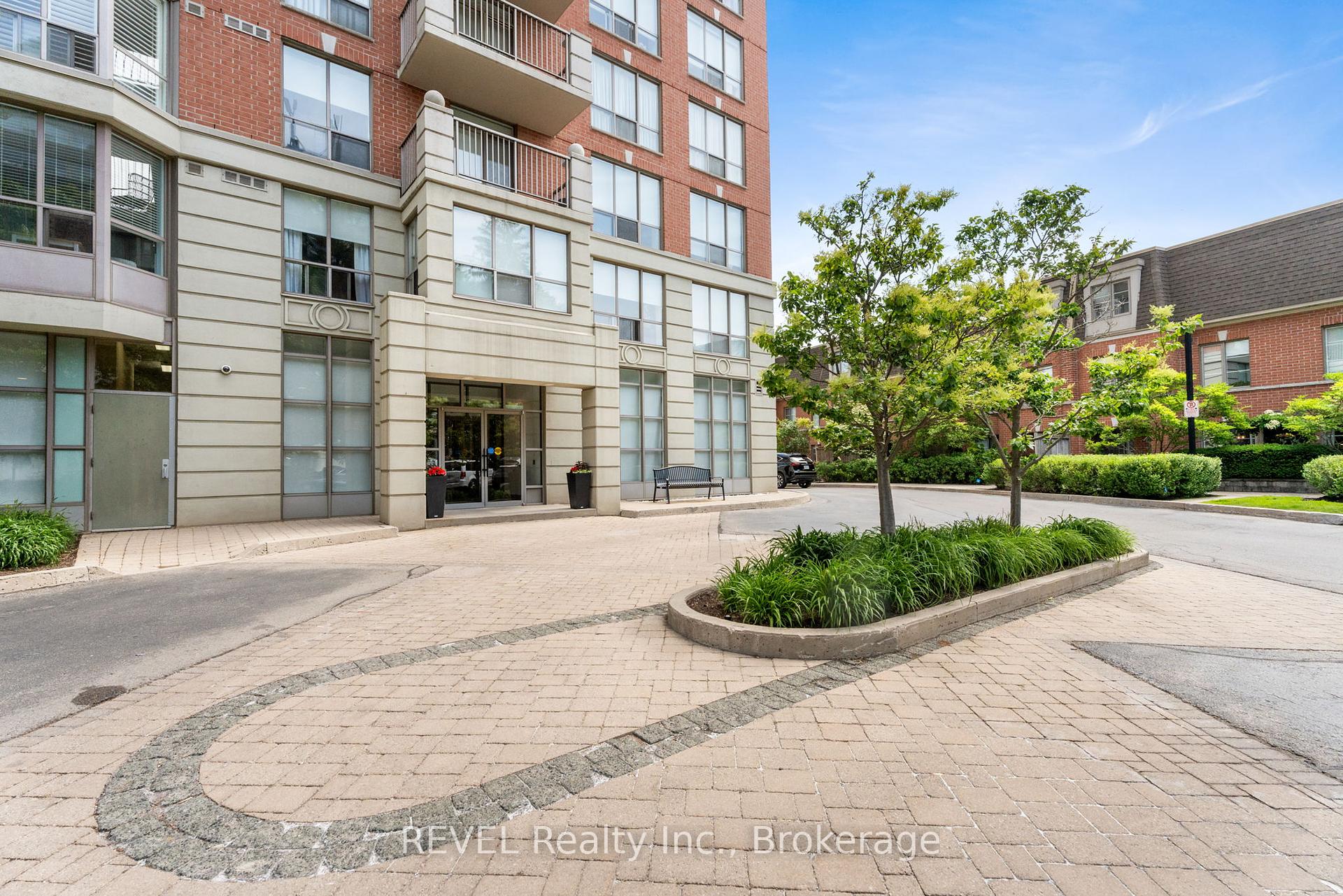 2 Bedrooms Condo at 442 Maple, Burlington For sale