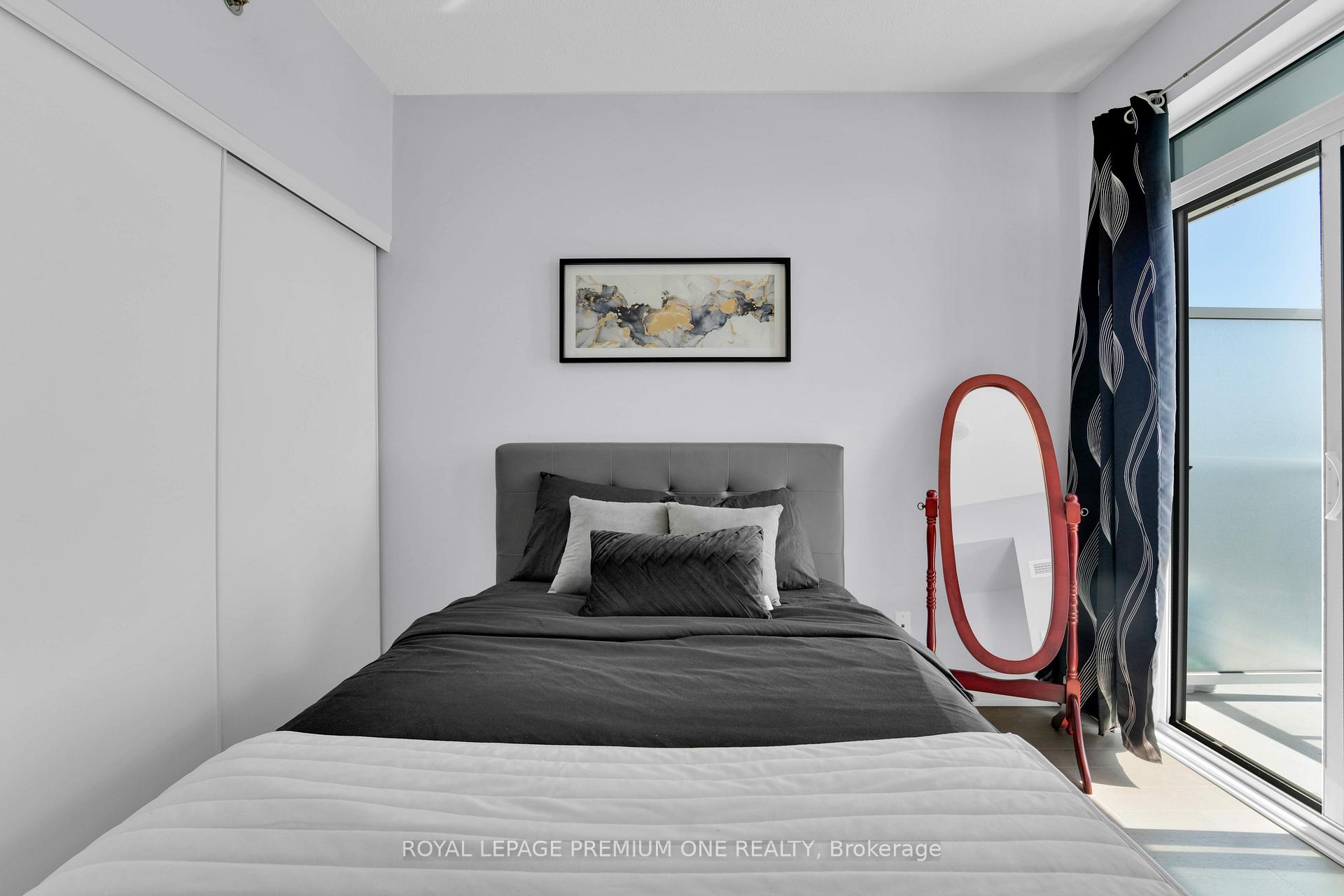 1 Bedroom Condo at 55 Speers, Oakville For sale