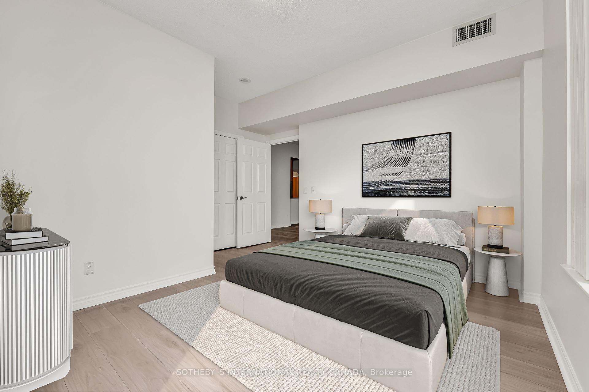 3 Bedrooms Condo at 5233 Dundas,  Toronto For sale