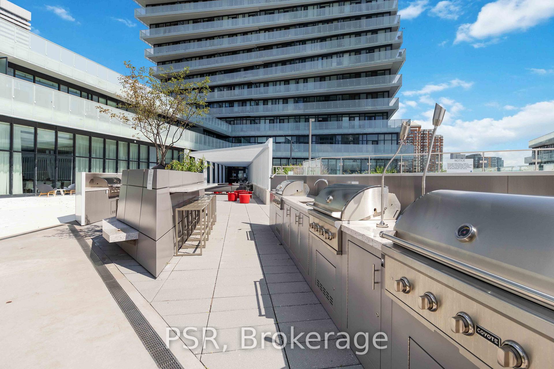 3 Bedrooms Condo at 3900 Confederation, Mississauga For sale