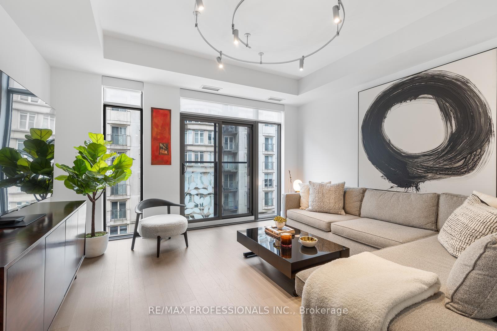 1 Bedroom Condo at 6 Jackes, Toronto For sale