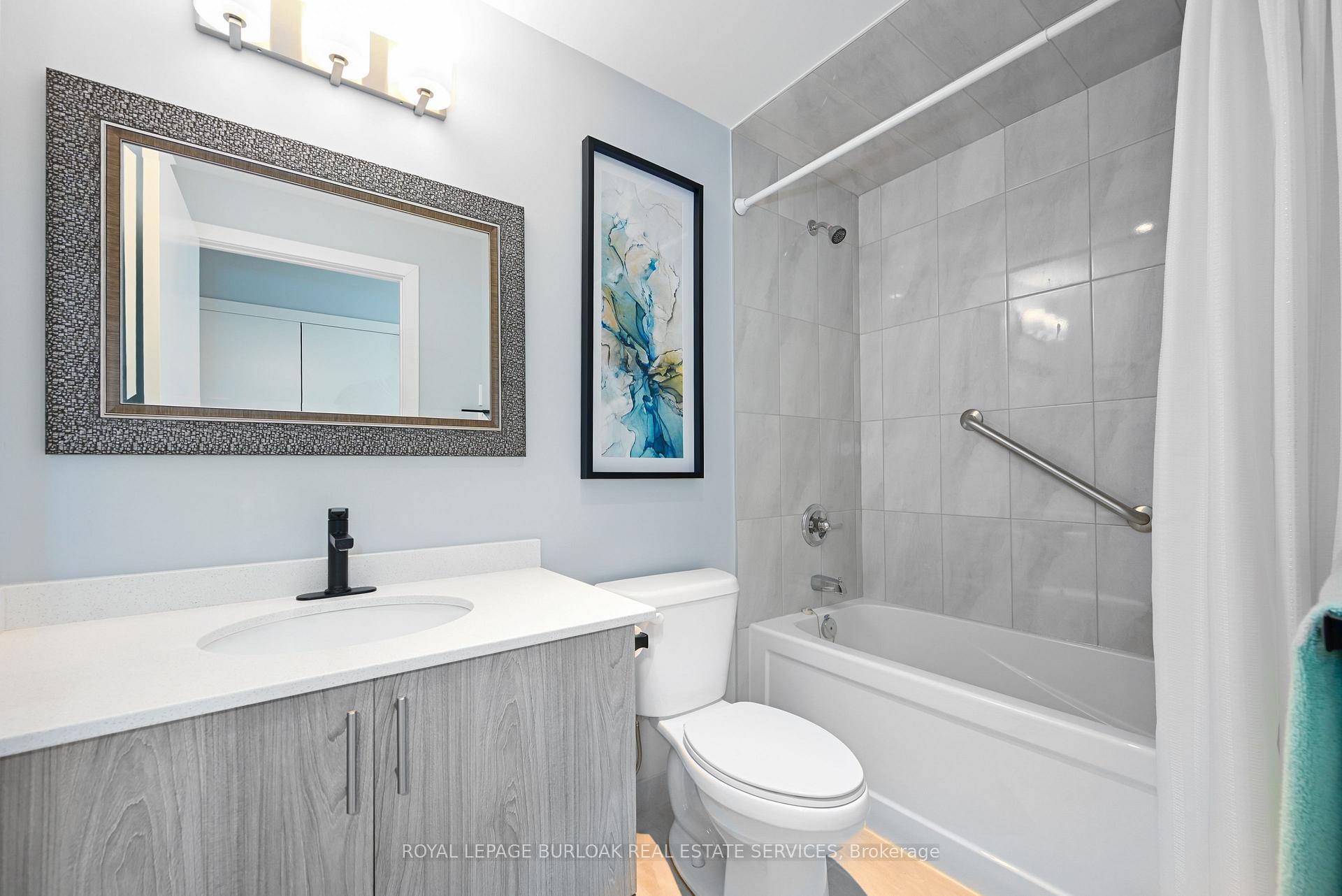 2 Bedrooms Condo at 16 Markle,  Hamilton For sale