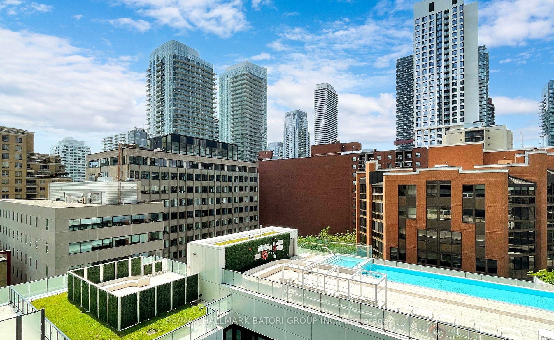 2 Bedrooms Condo at 161 Roehampton,  Toronto For sale
