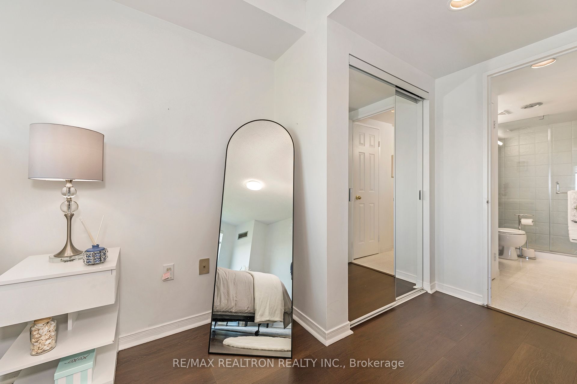 2155 Burnhamthorpe Road W, #1301