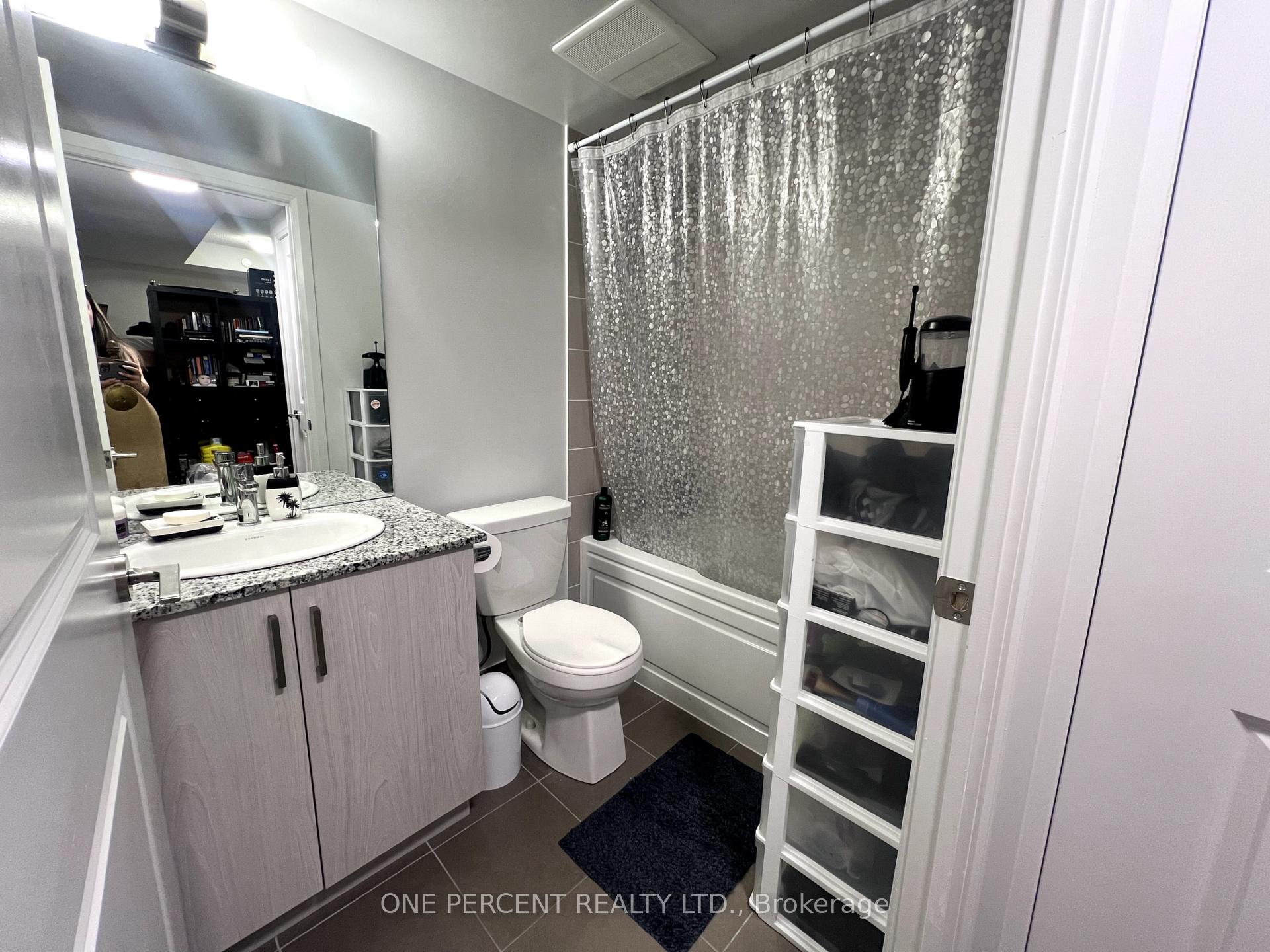 2 Bedrooms Condo at 20 Meadowglen, Toronto For sale