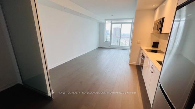 3 Bedrooms Condo at 1928 Lakeshore,  Toronto For sale