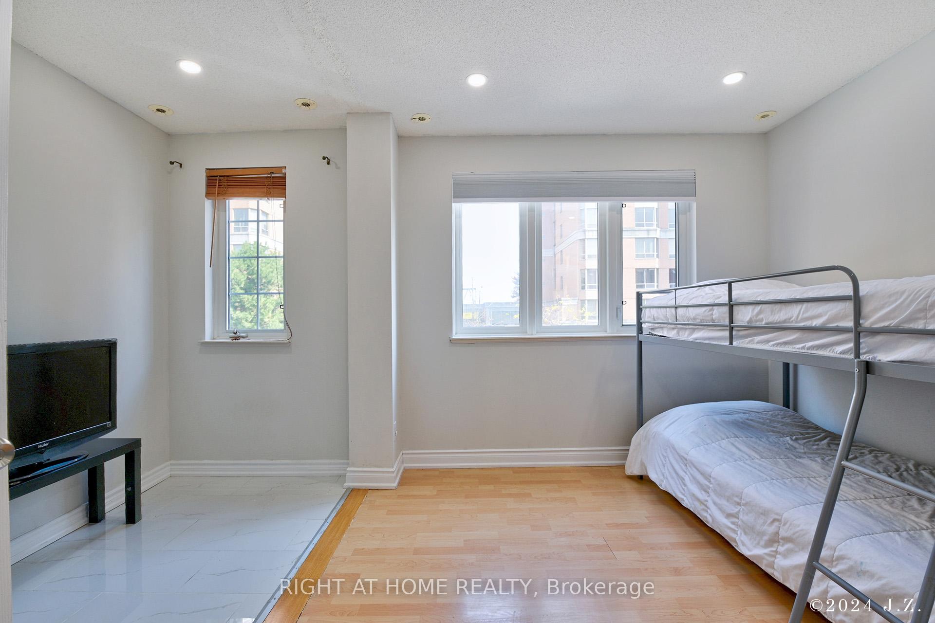 3 Bedrooms Condo at 1881 Mcnicoll, Toronto For sale