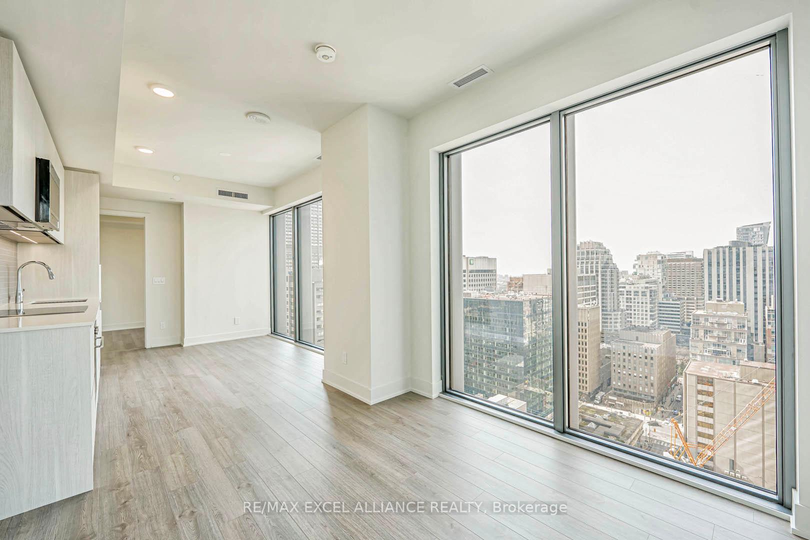 2 Bedrooms Condo at 8 Cumberland,  Toronto For sale