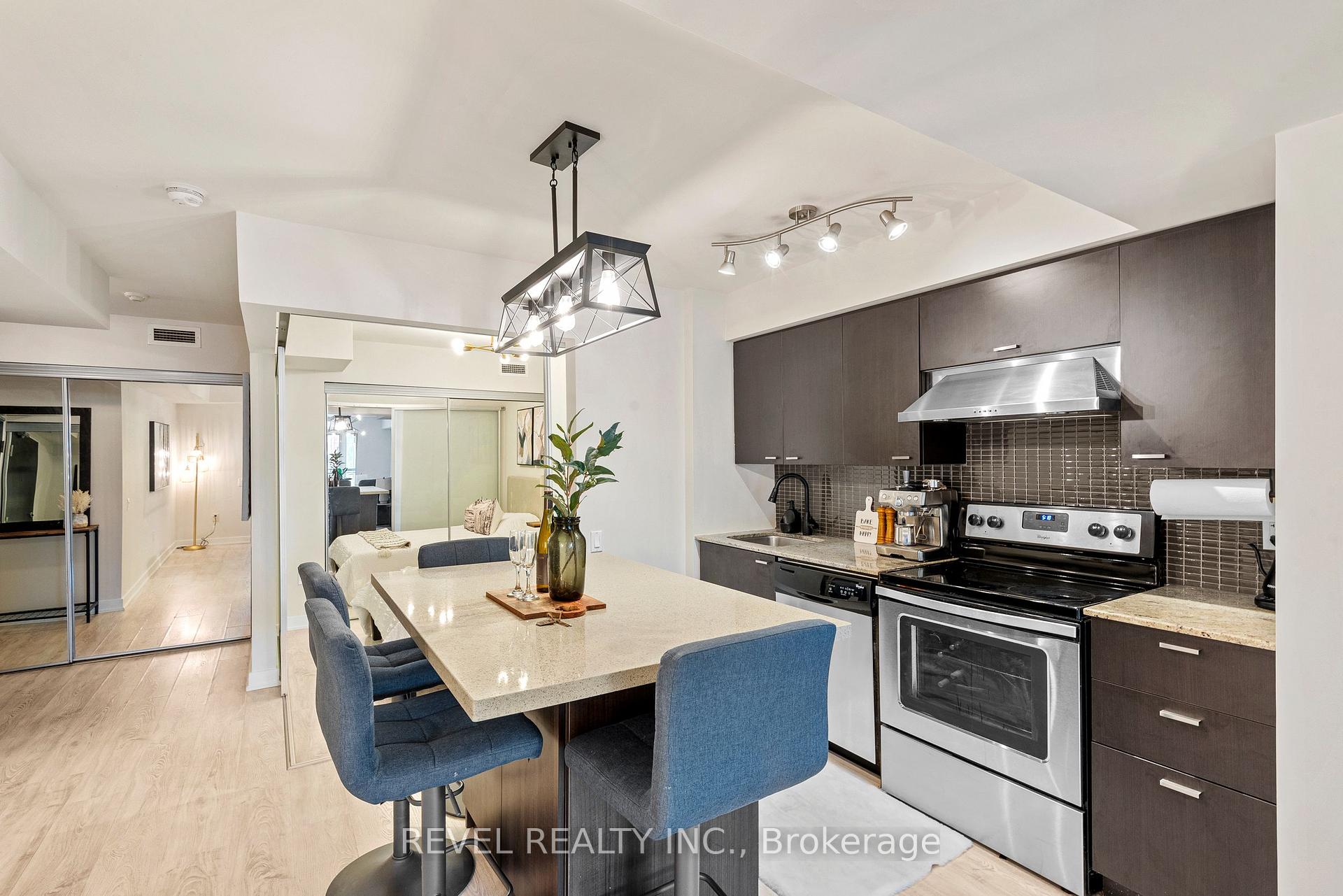 2 Bedrooms Condo at 78 Tecumseth, Toronto For sale