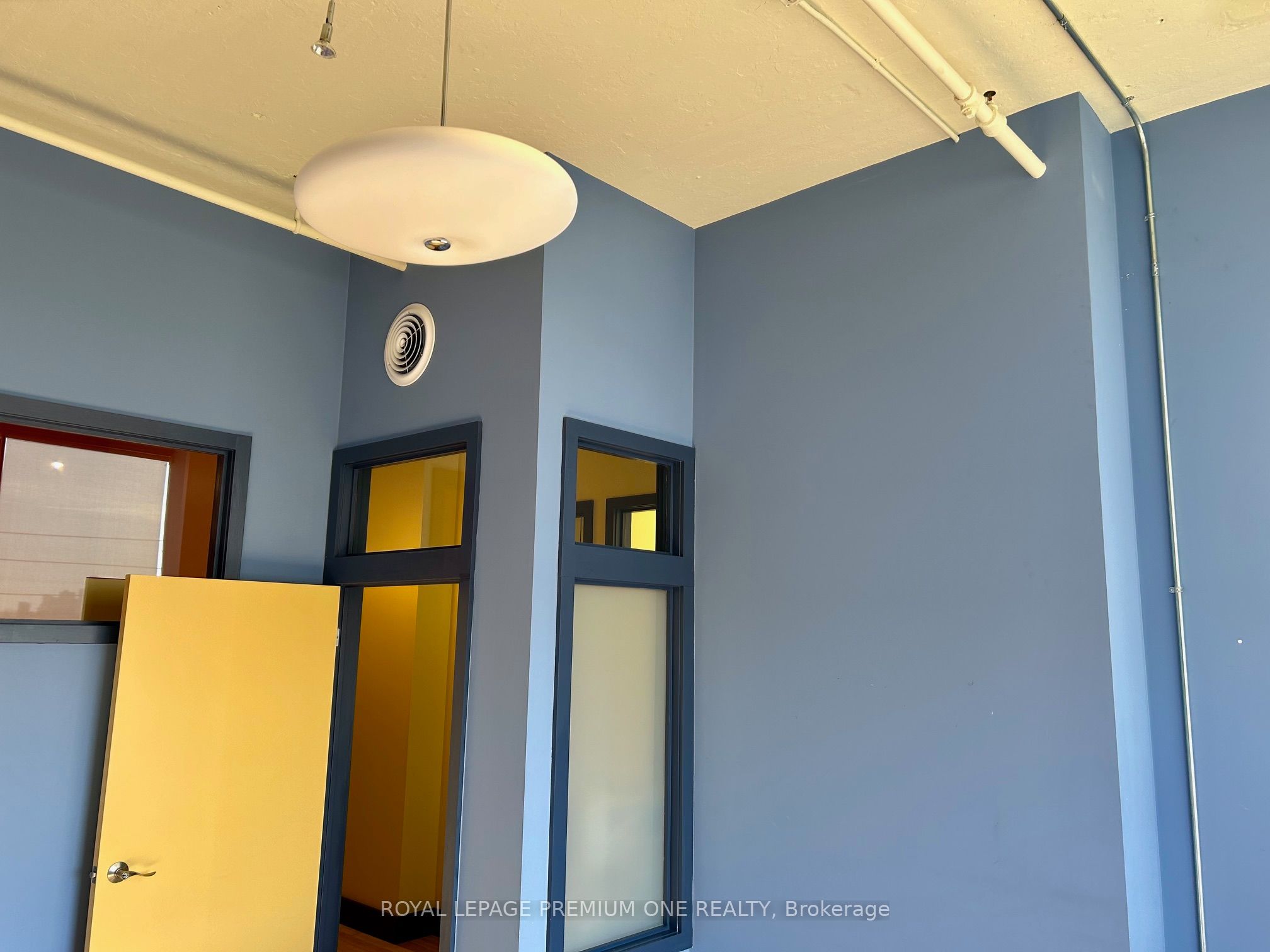 672 Dupont Street, #304
