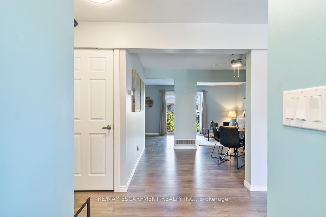 3 Bedrooms Condo at 1301 Upper Gage, Hamilton For sale