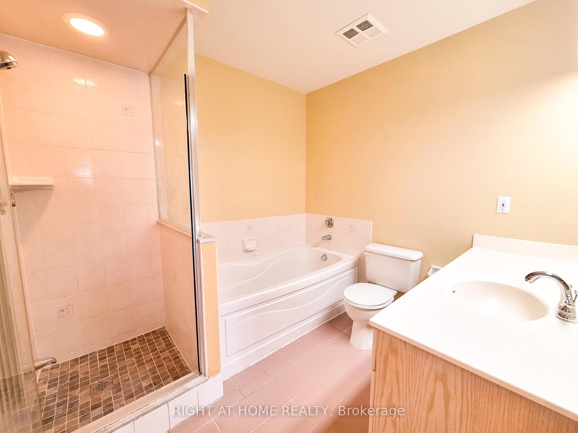 4 Bedrooms Condo at 821 Grandview, Toronto For sale