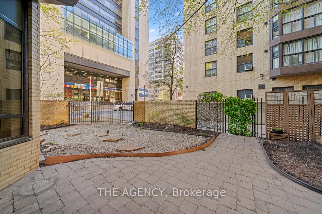 2 Bedrooms Condo at 211 St Patrick, Toronto For sale