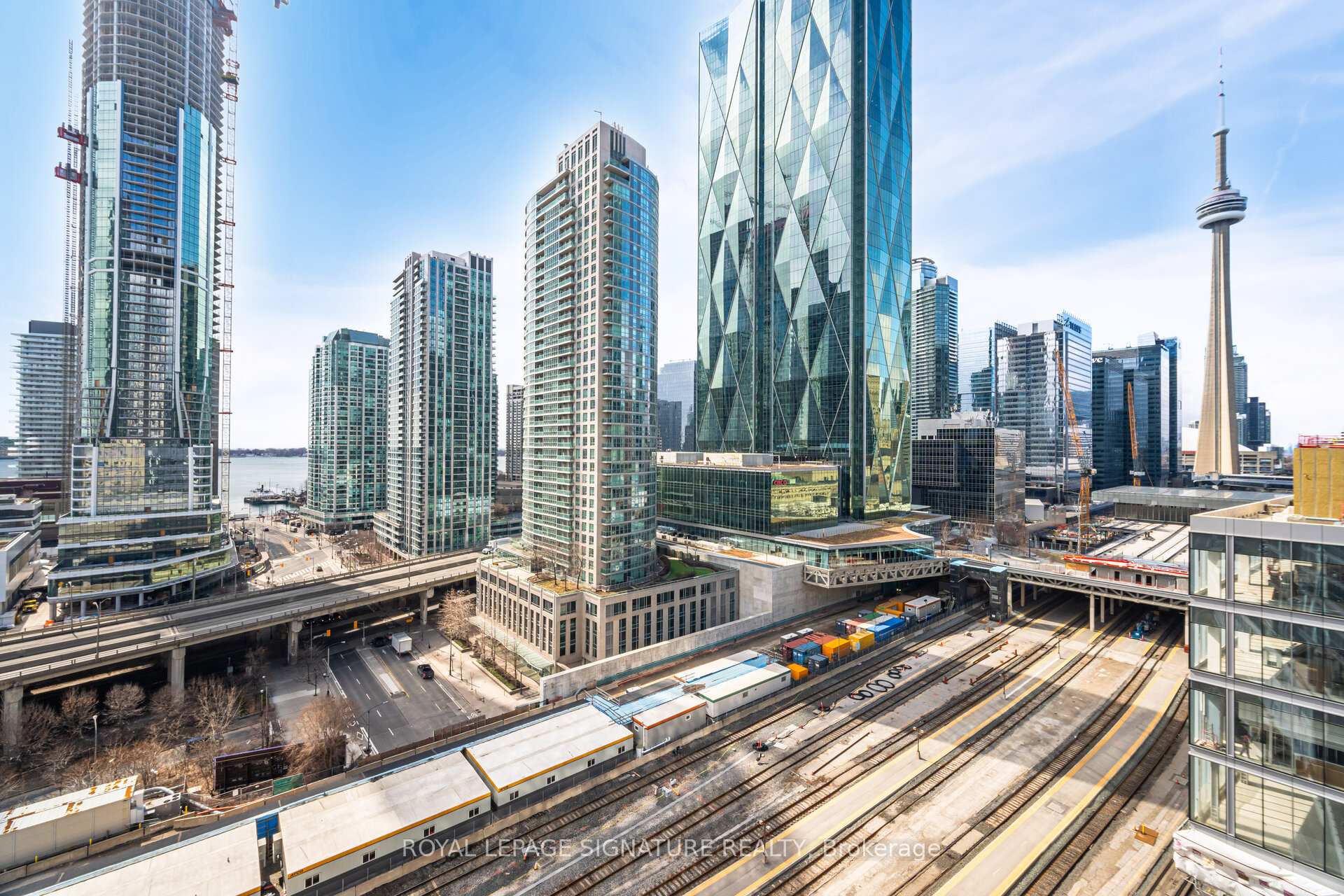 2 Bedrooms Condo at 1 The Esplanade, Toronto For sale