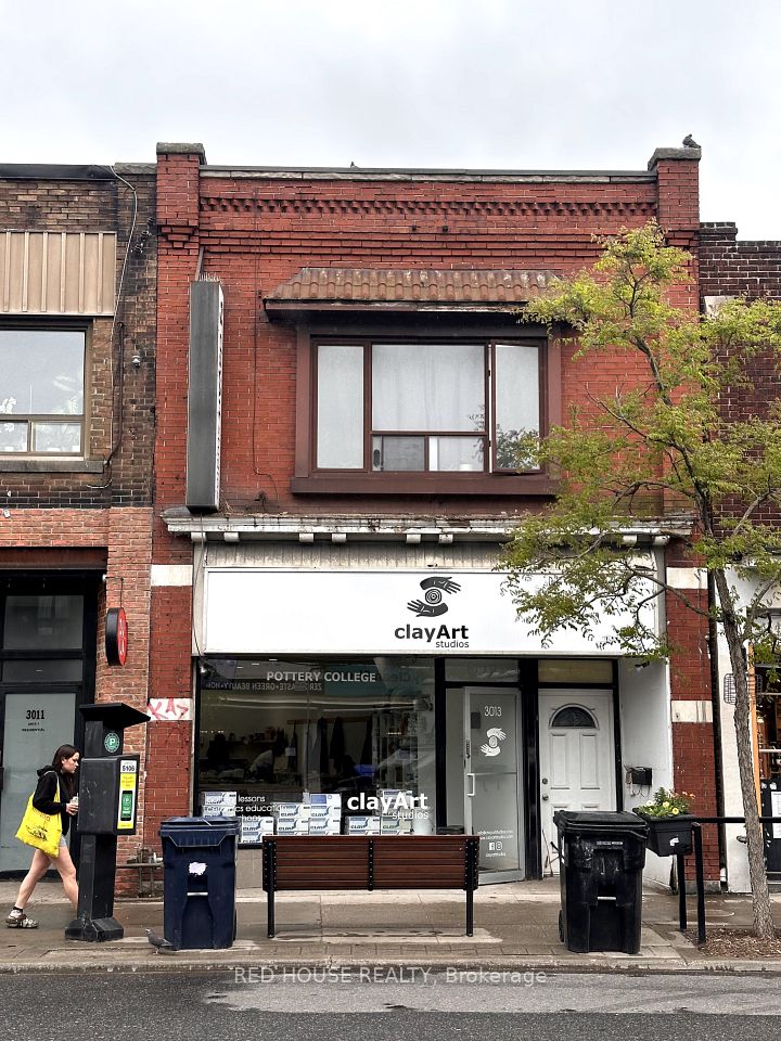 3013 Dundas Street