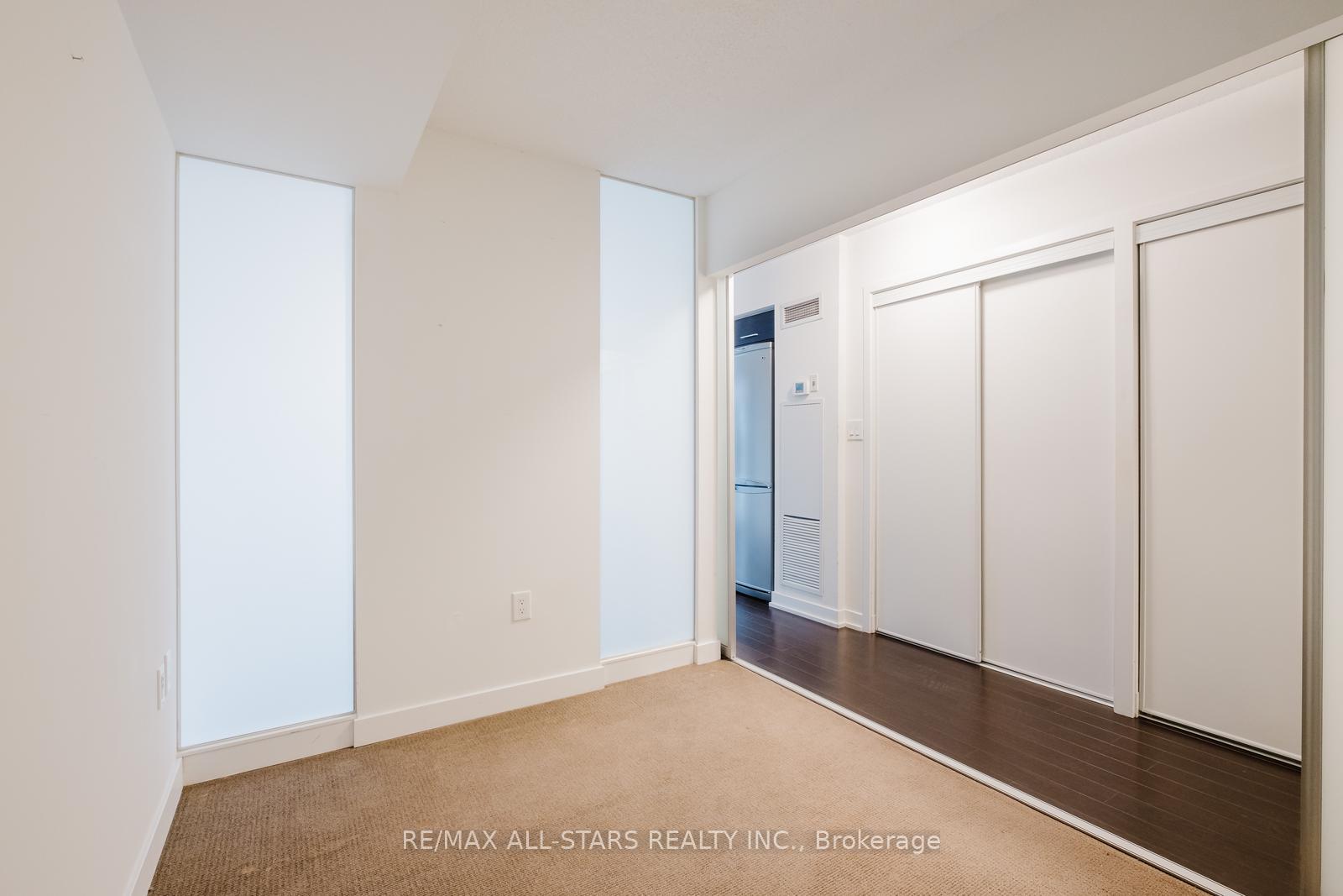 1 Bedroom Condo at 8 Telegram, Toronto For sale