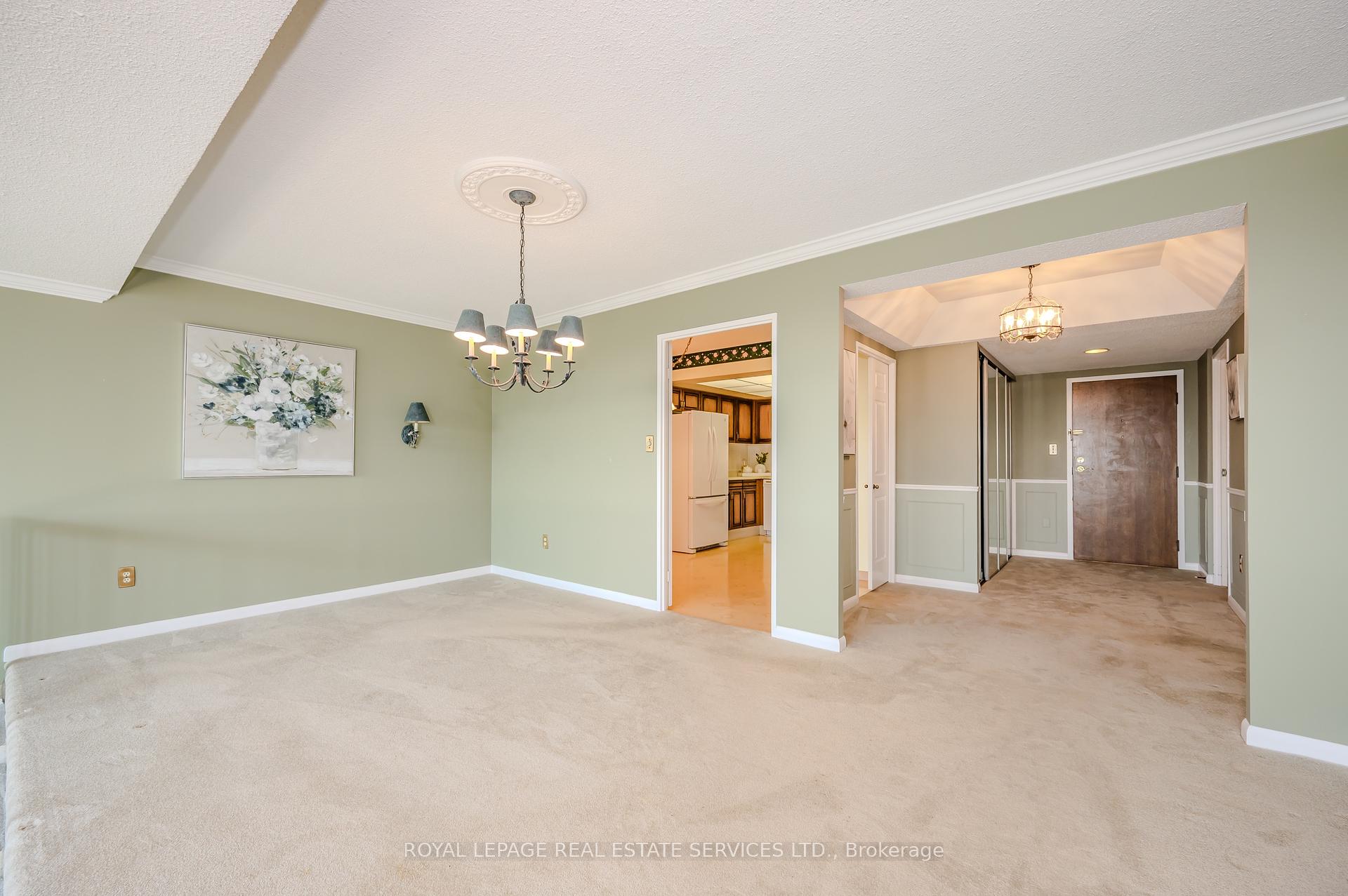 2 Bedrooms Condo at 2180 Marine,  Oakville For sale