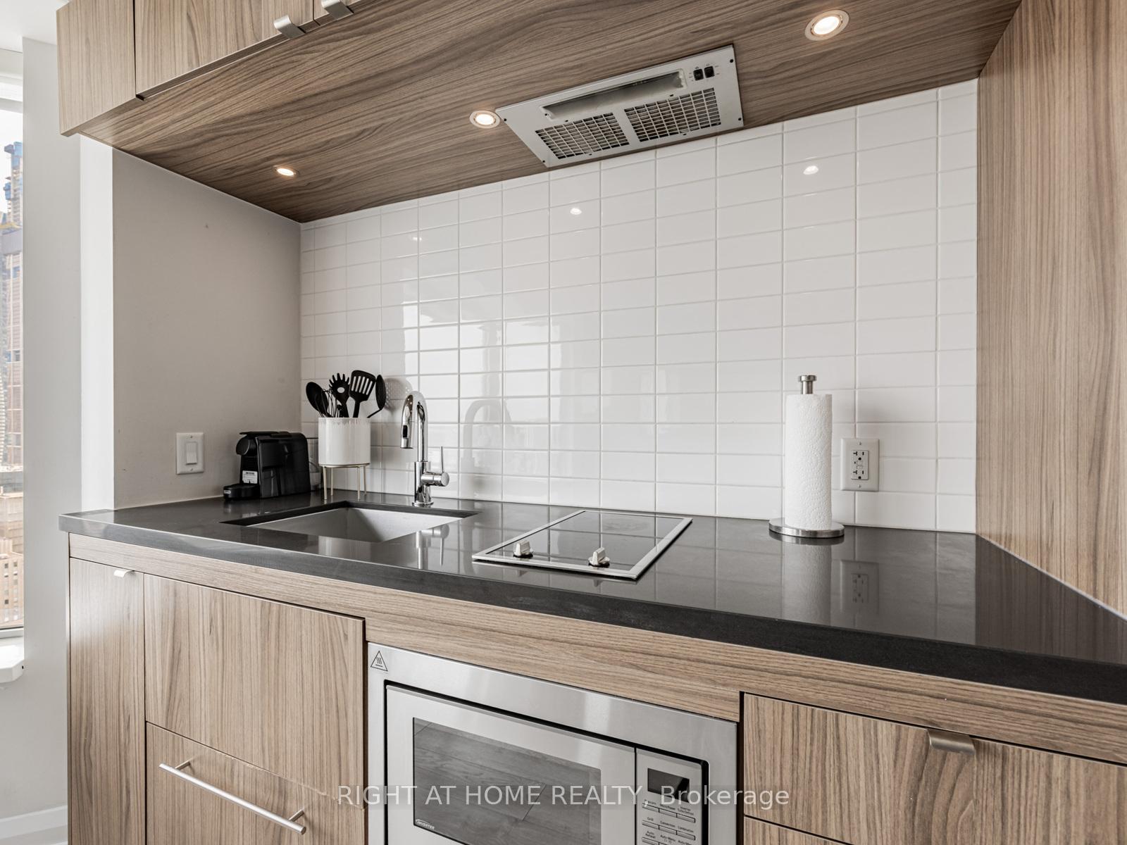 1 Bedroom Condo at 155 Yorkville, Toronto For sale