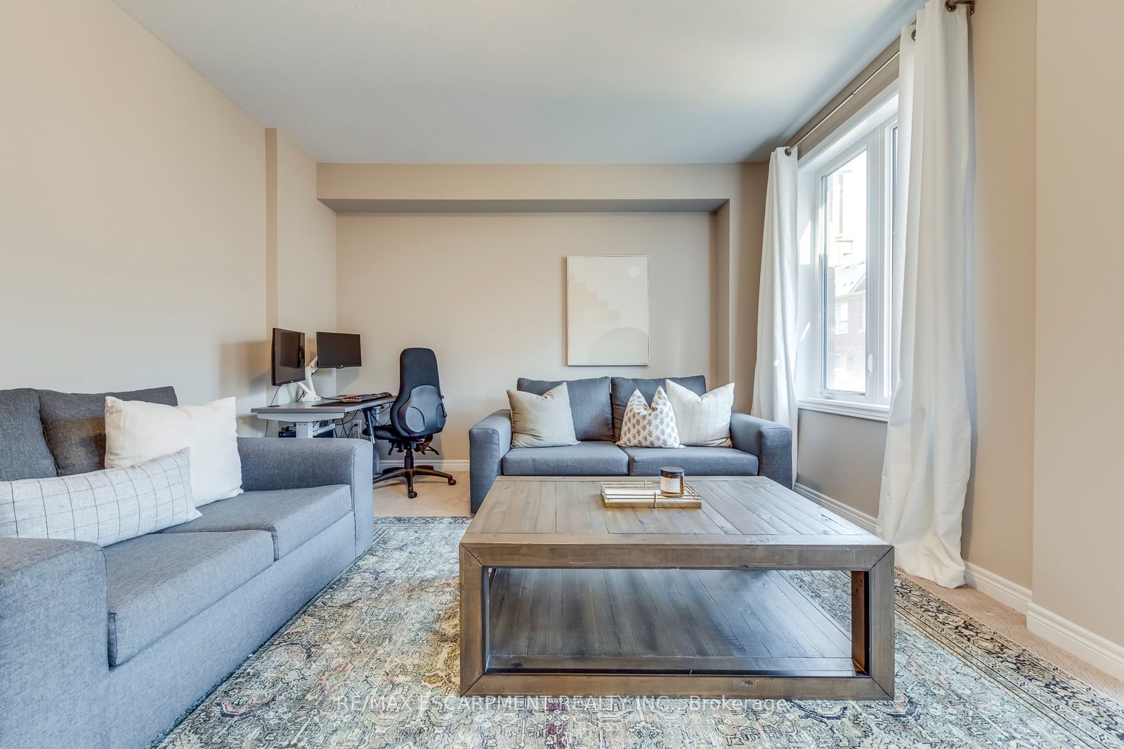 386 Belcourt Common