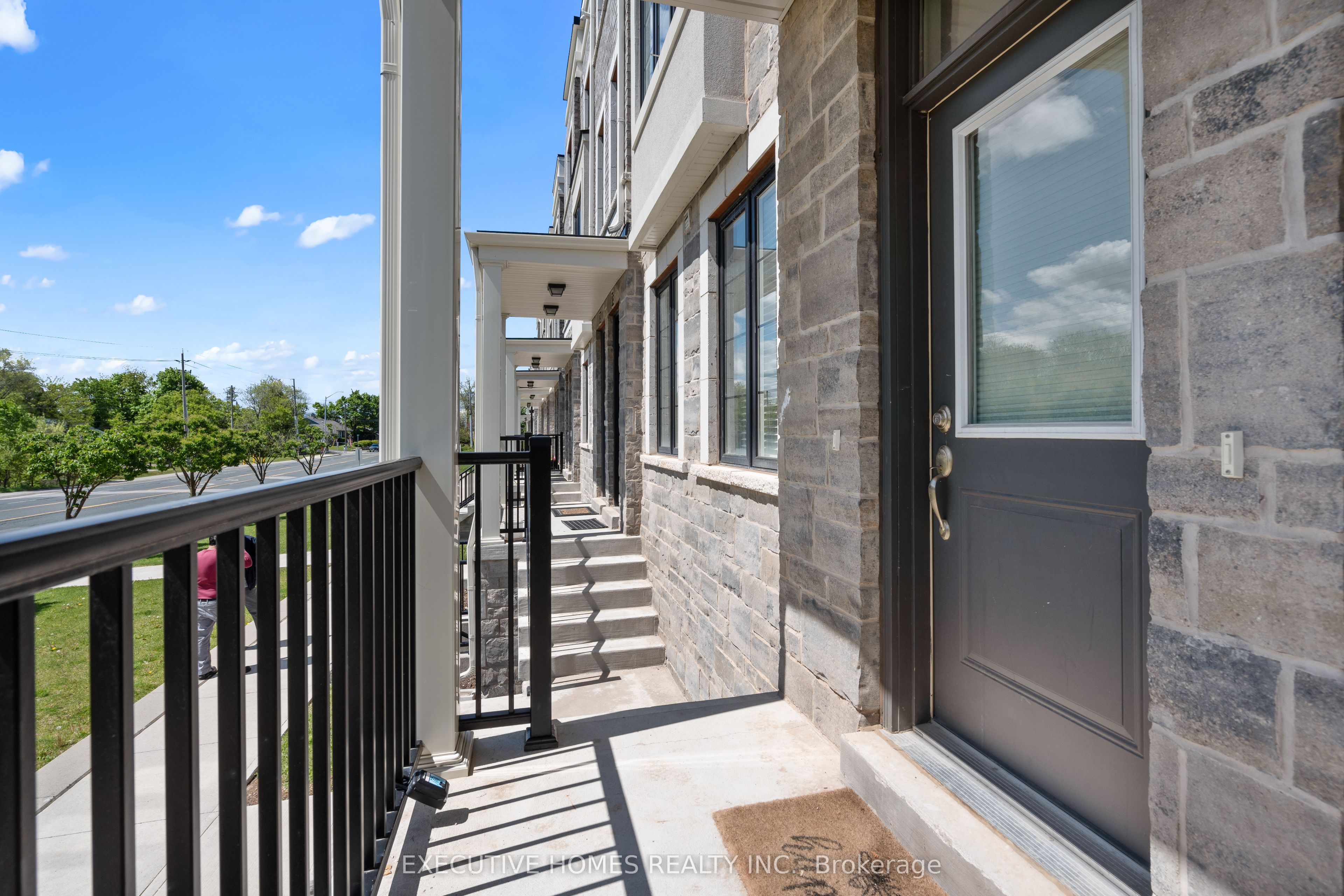 383 Dundas Street E, #74
