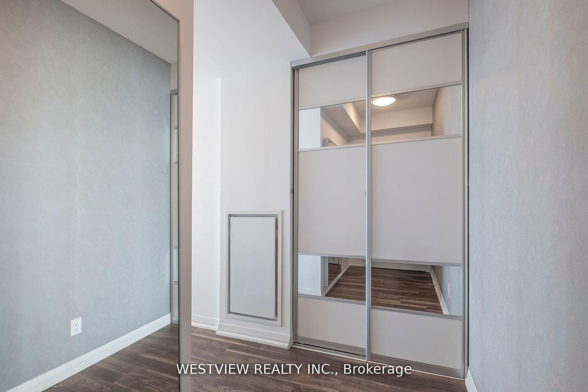 2 Bedrooms Condo at 59 Annie Craig,  Toronto For sale