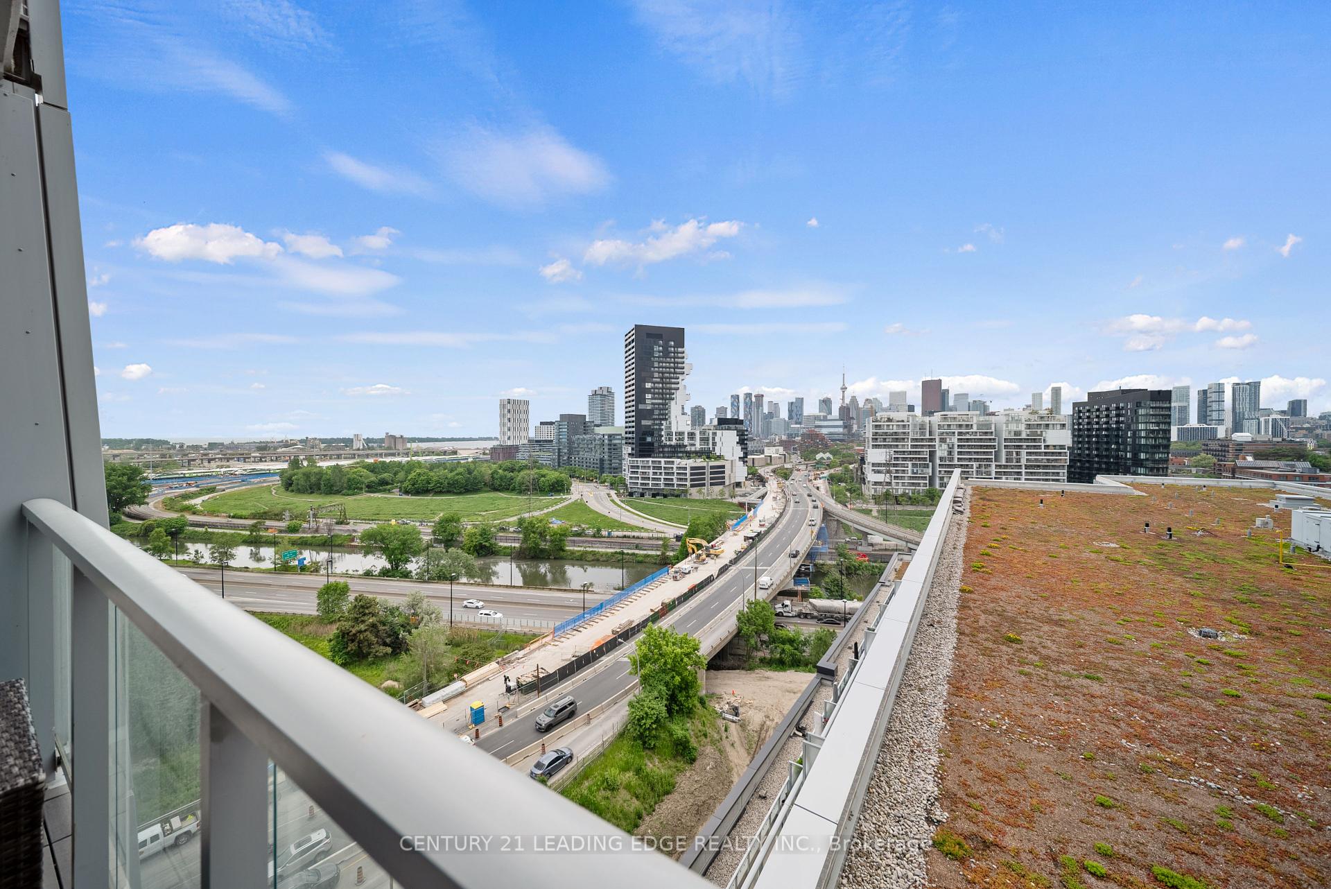 3 Bedrooms Condo at 15 BASEBALL, Toronto For sale