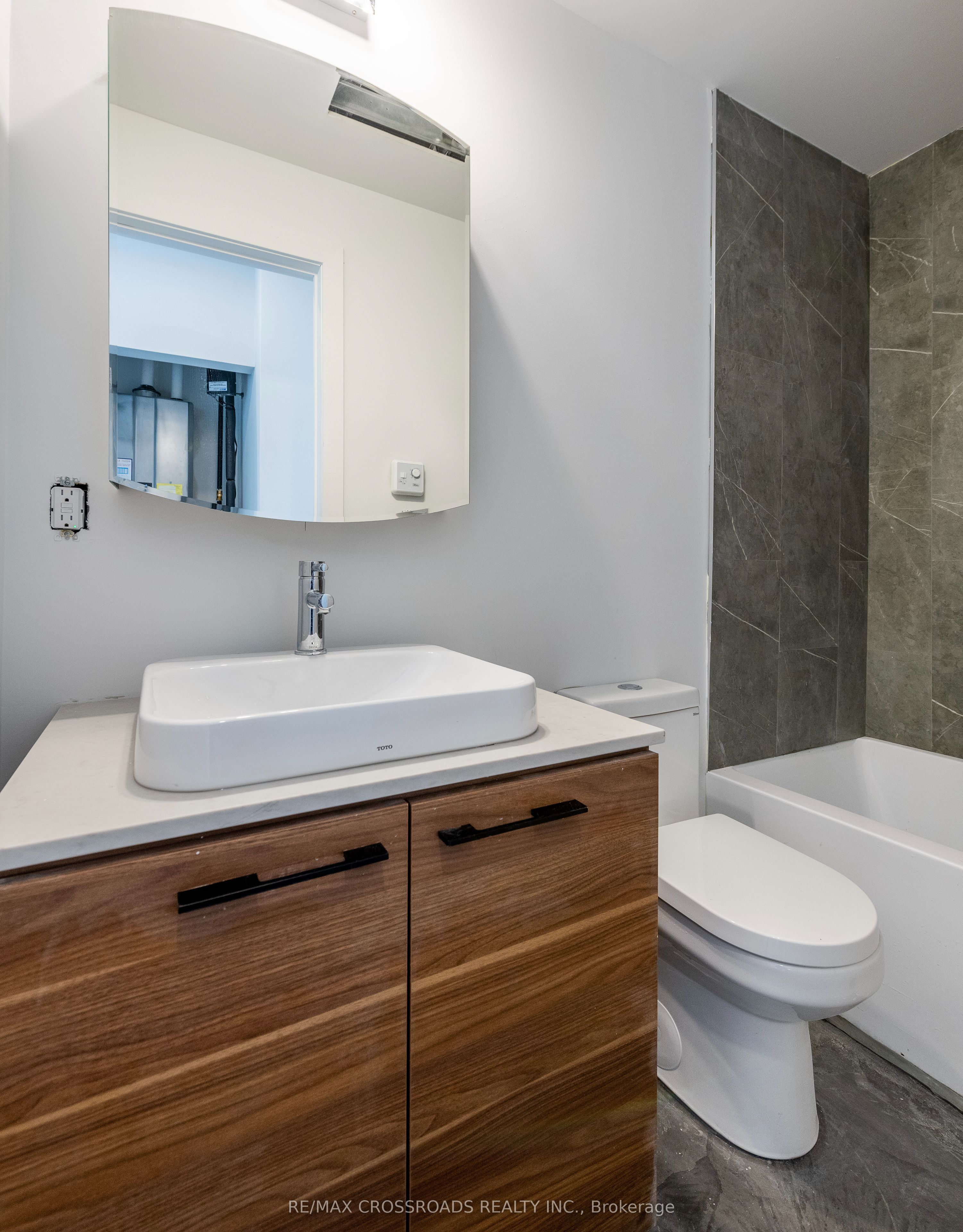 3333 Dundas Street W
