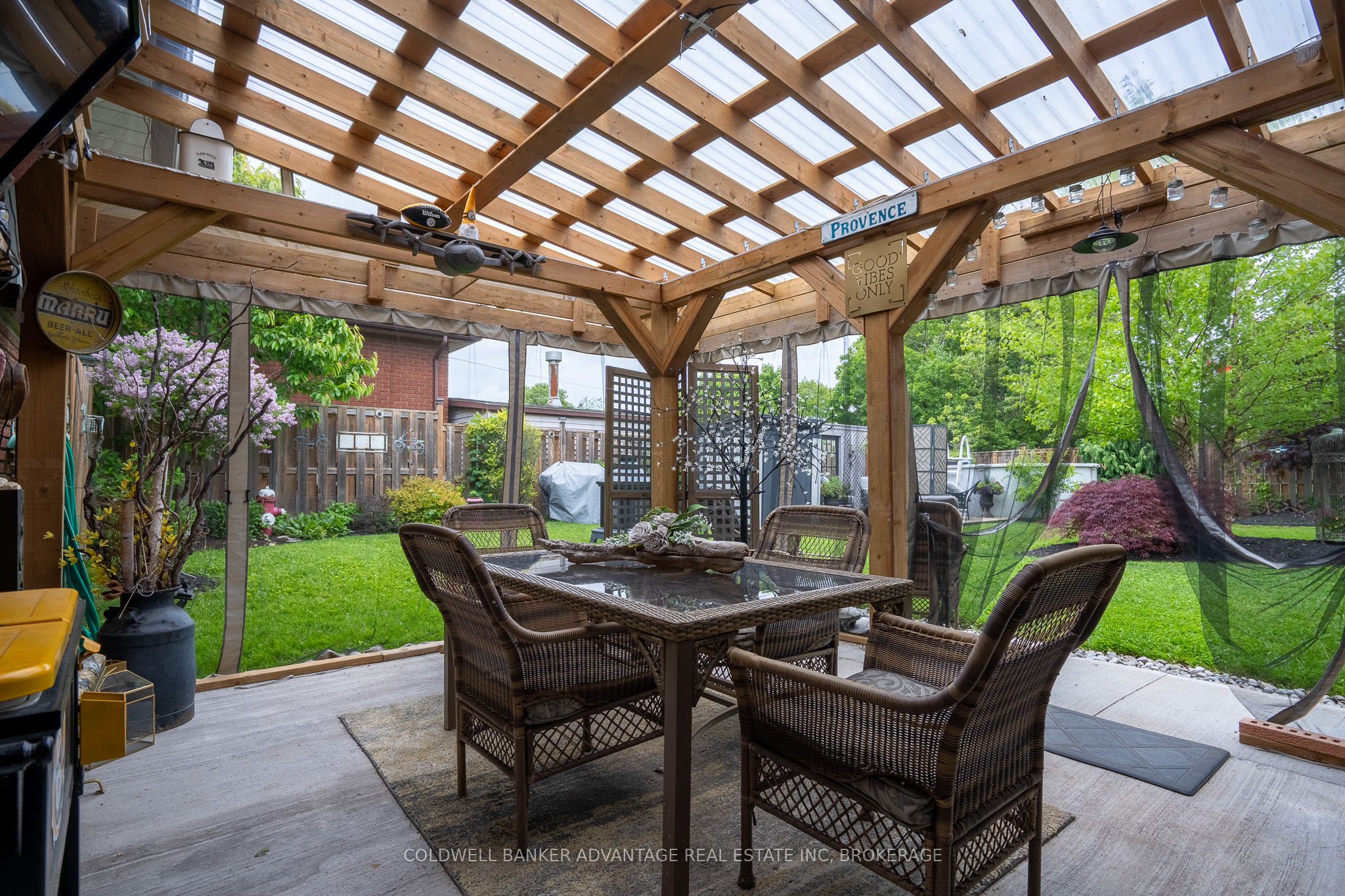 4504 Queensway Gardens N