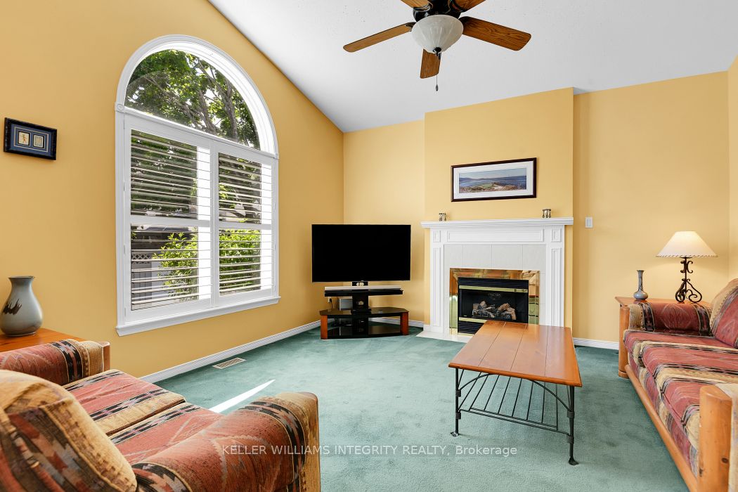 1042 Rocky Harbour Crescent