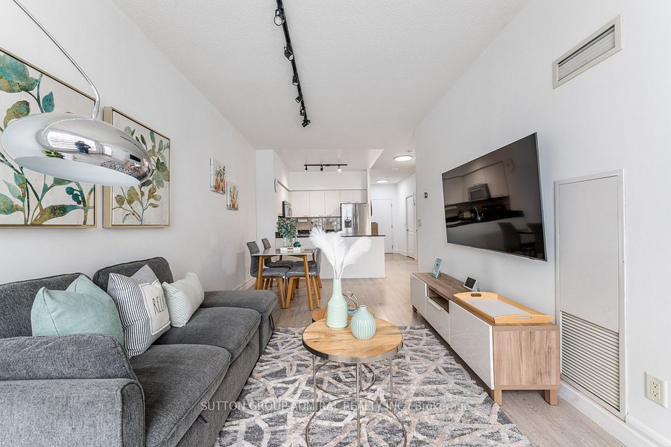 48 Suncrest