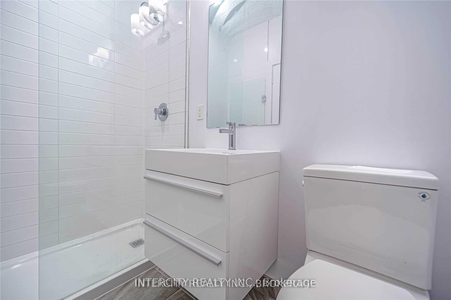 3 Bedrooms Condo at 181 Bedford, Toronto For sale