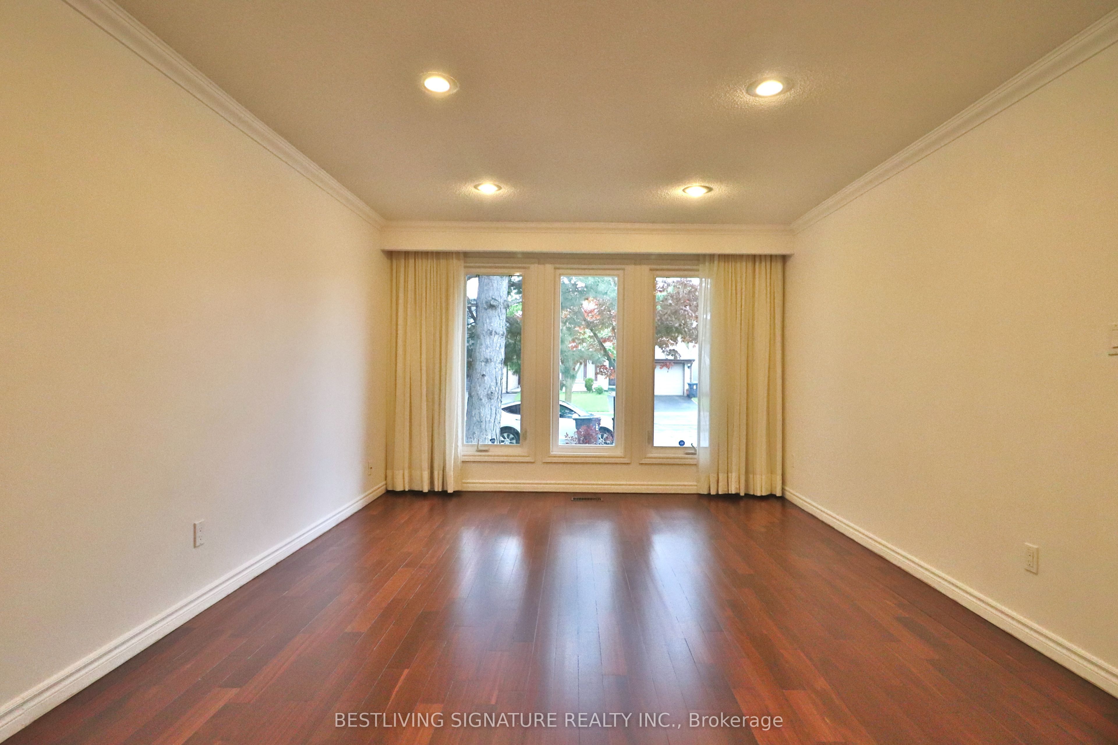 17 Eagle Point Road