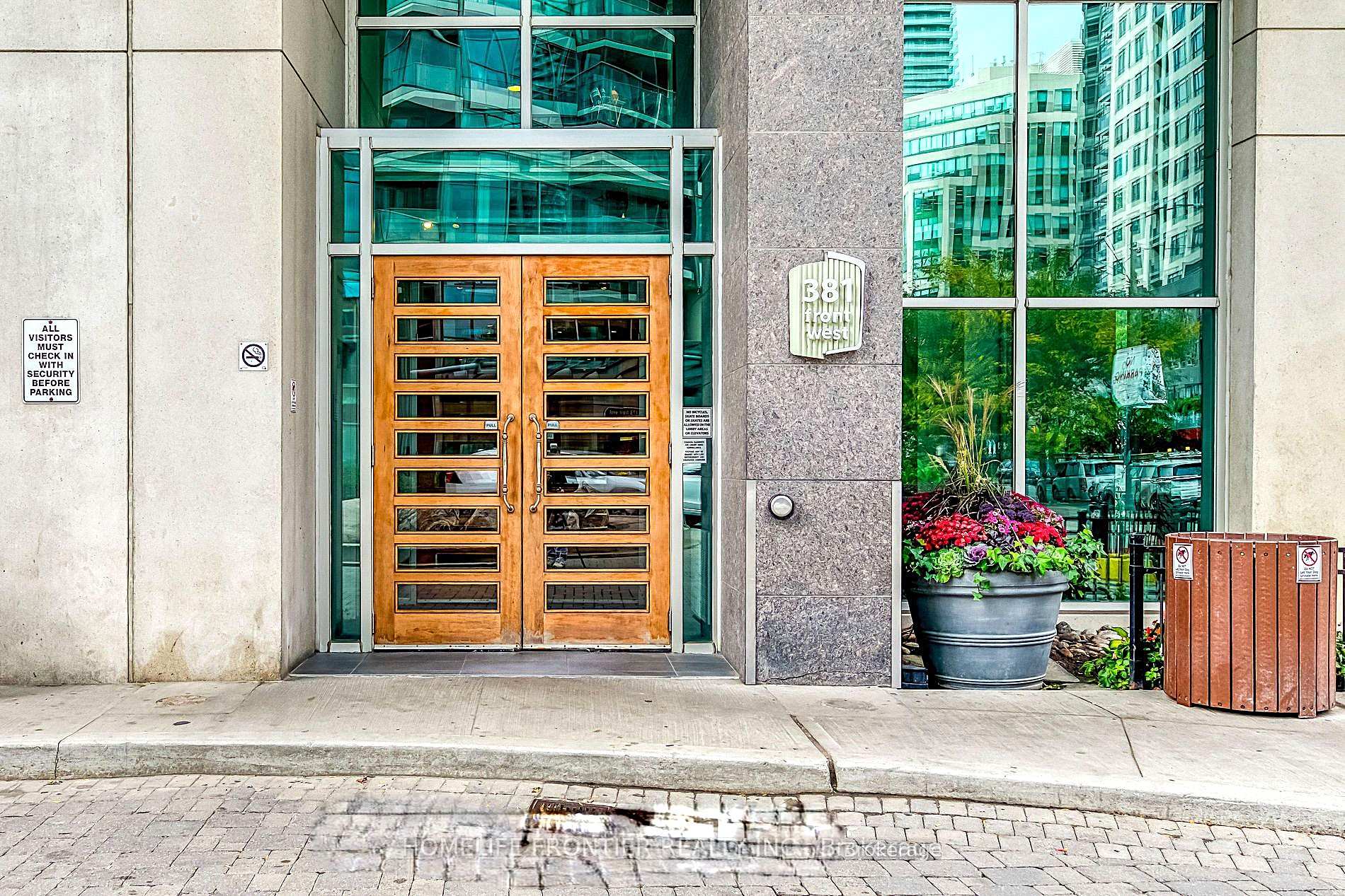 2 Bedrooms Condo at 381 Front, Toronto For sale