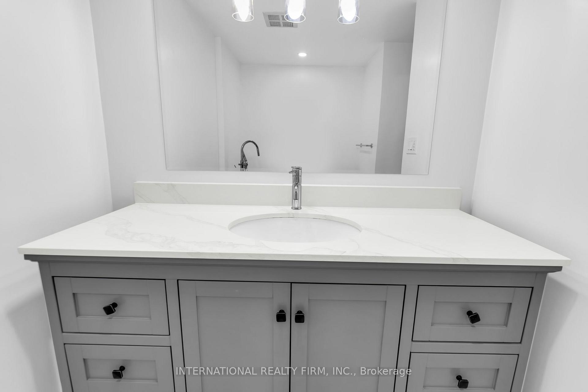 1 Bedroom Condo at 1 Palace Pier, Toronto For sale